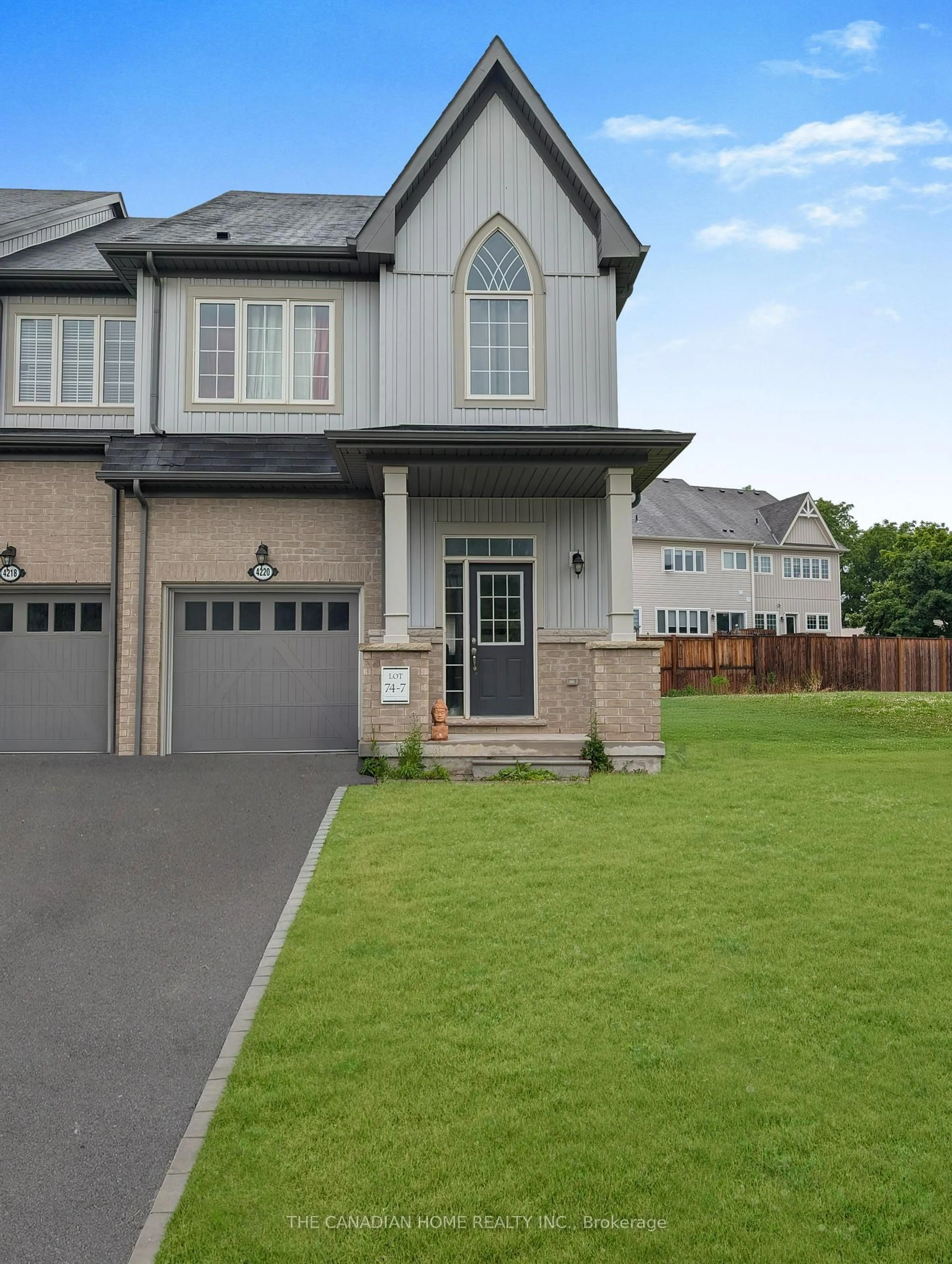Home with vinyl exterior material, street for 4220 Cherry Heights Ave, Lincoln Ontario L3J 0R3