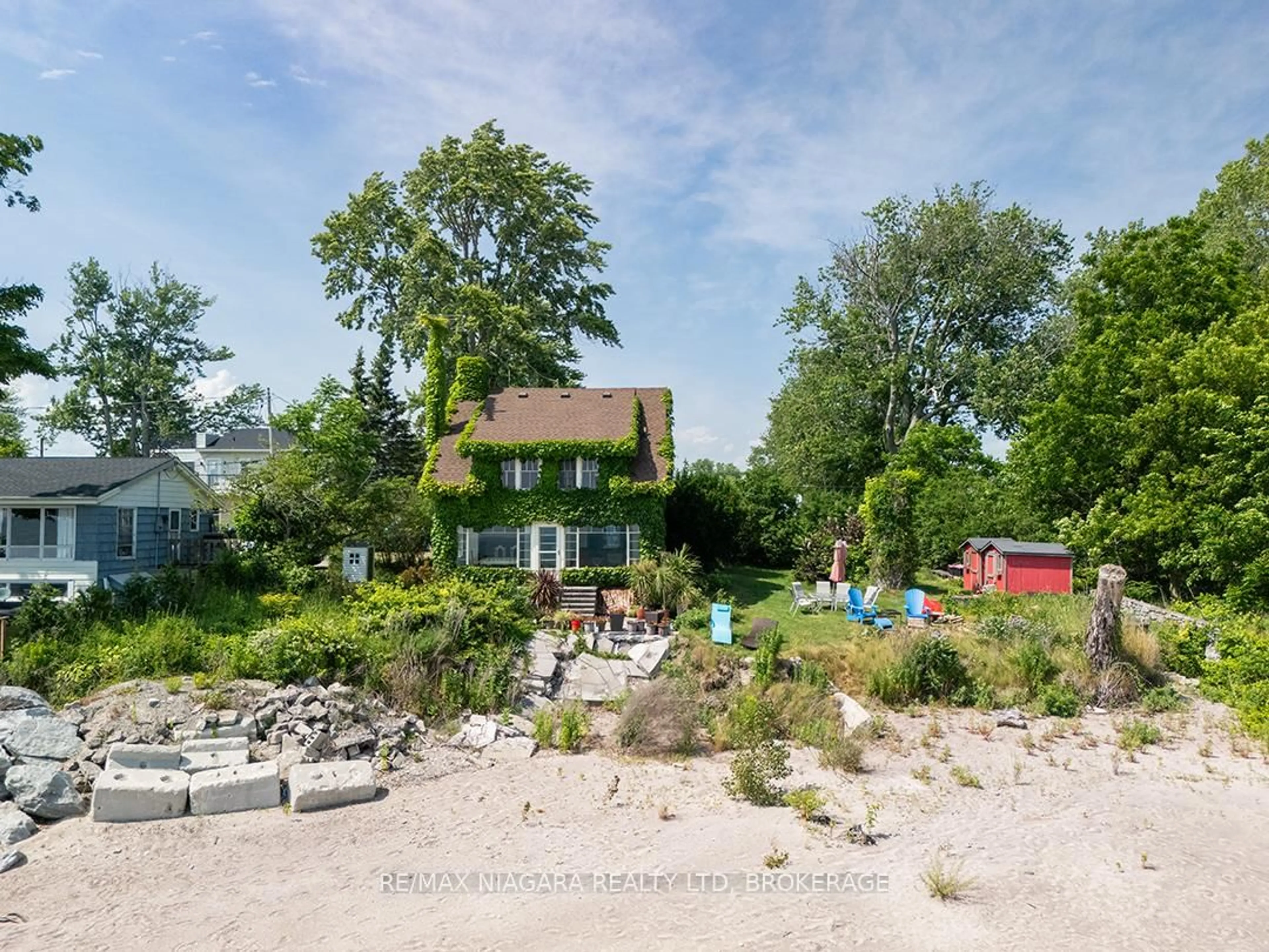A pic from outside/outdoor area/front of a property/back of a property/a pic from drone, street for 12851 Old Lakeshore Rd, Wainfleet Ontario L0S 1V0