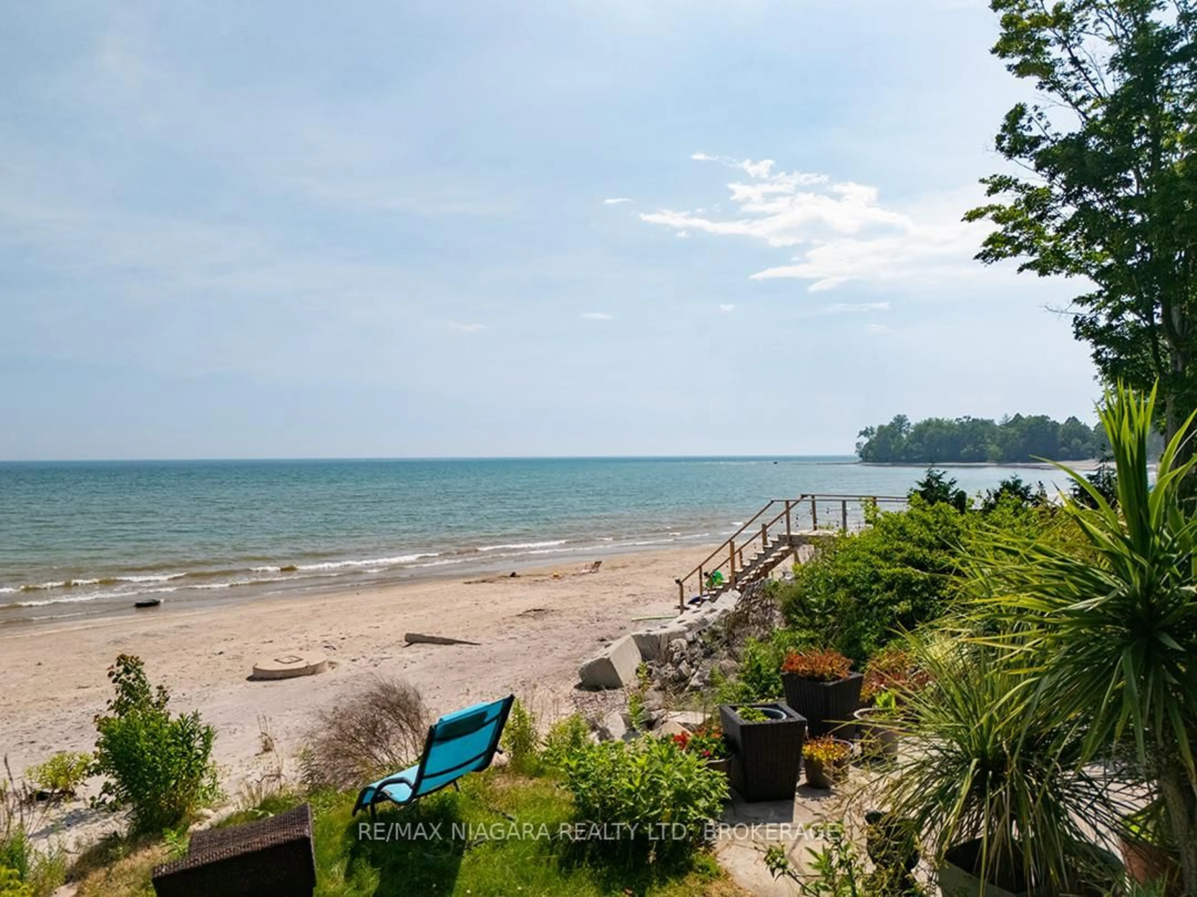 Patio, water/lake/river/ocean view for 12851 Old Lakeshore Rd, Wainfleet Ontario L0S 1V0