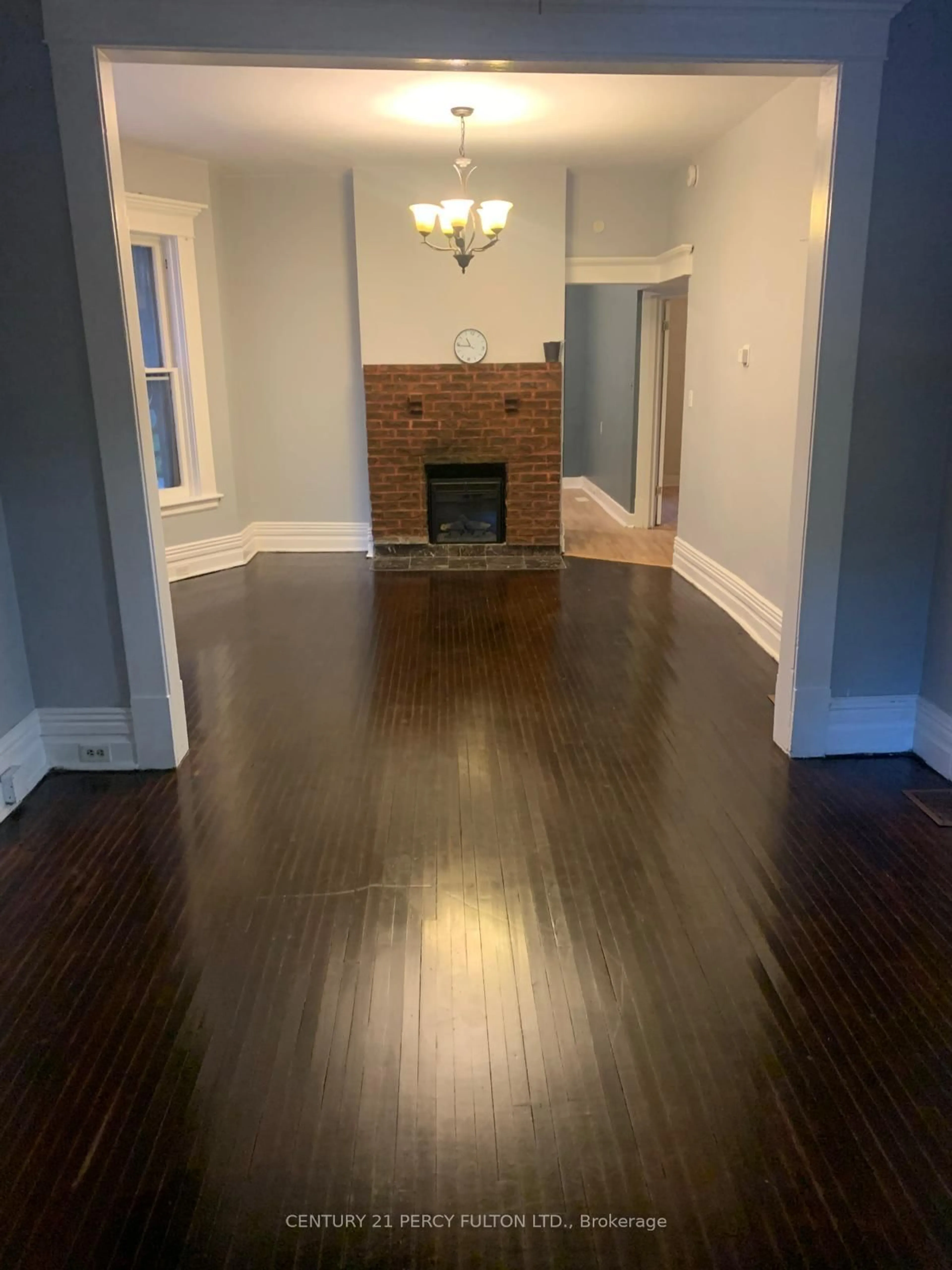 A pic of a room for 541 Aylmer St, Peterborough Central Ontario K9H 3W6