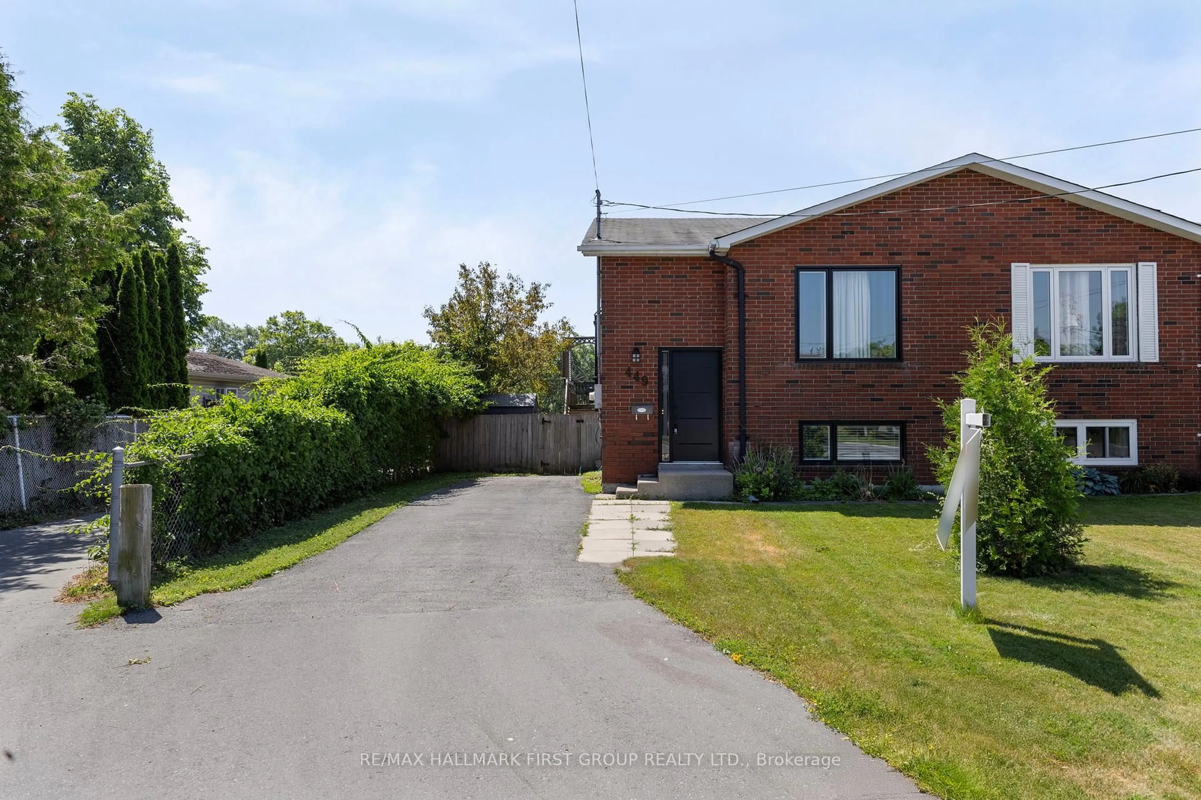 A pic from outside/outdoor area/front of a property/back of a property/a pic from drone, street for 449 Burnham Manor Crt, Cobourg Ontario K9A 5B9