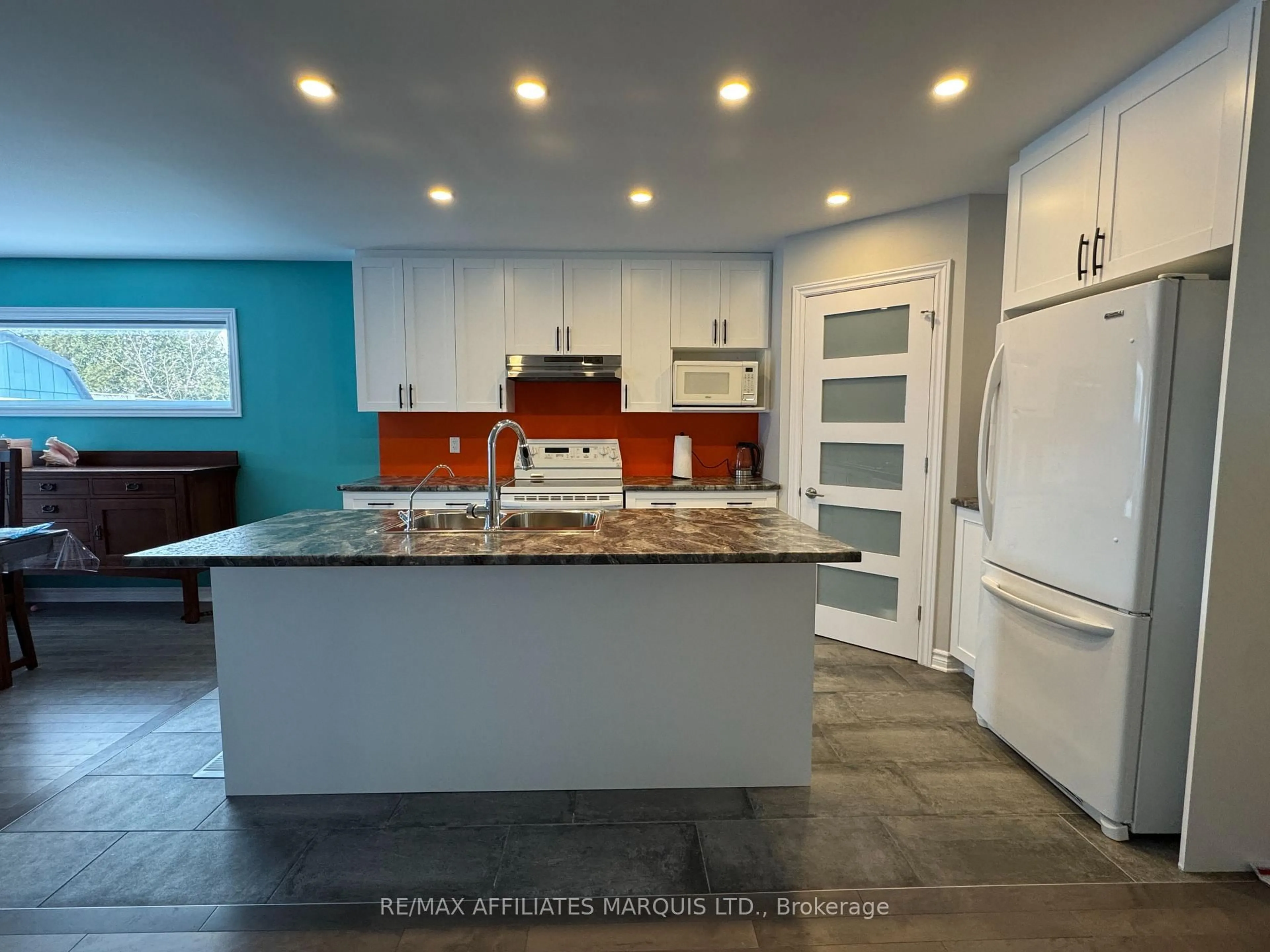Open concept kitchen, ceramic/tile floor for 306 Belfort Cres, Cornwall Ontario K6H 0H3