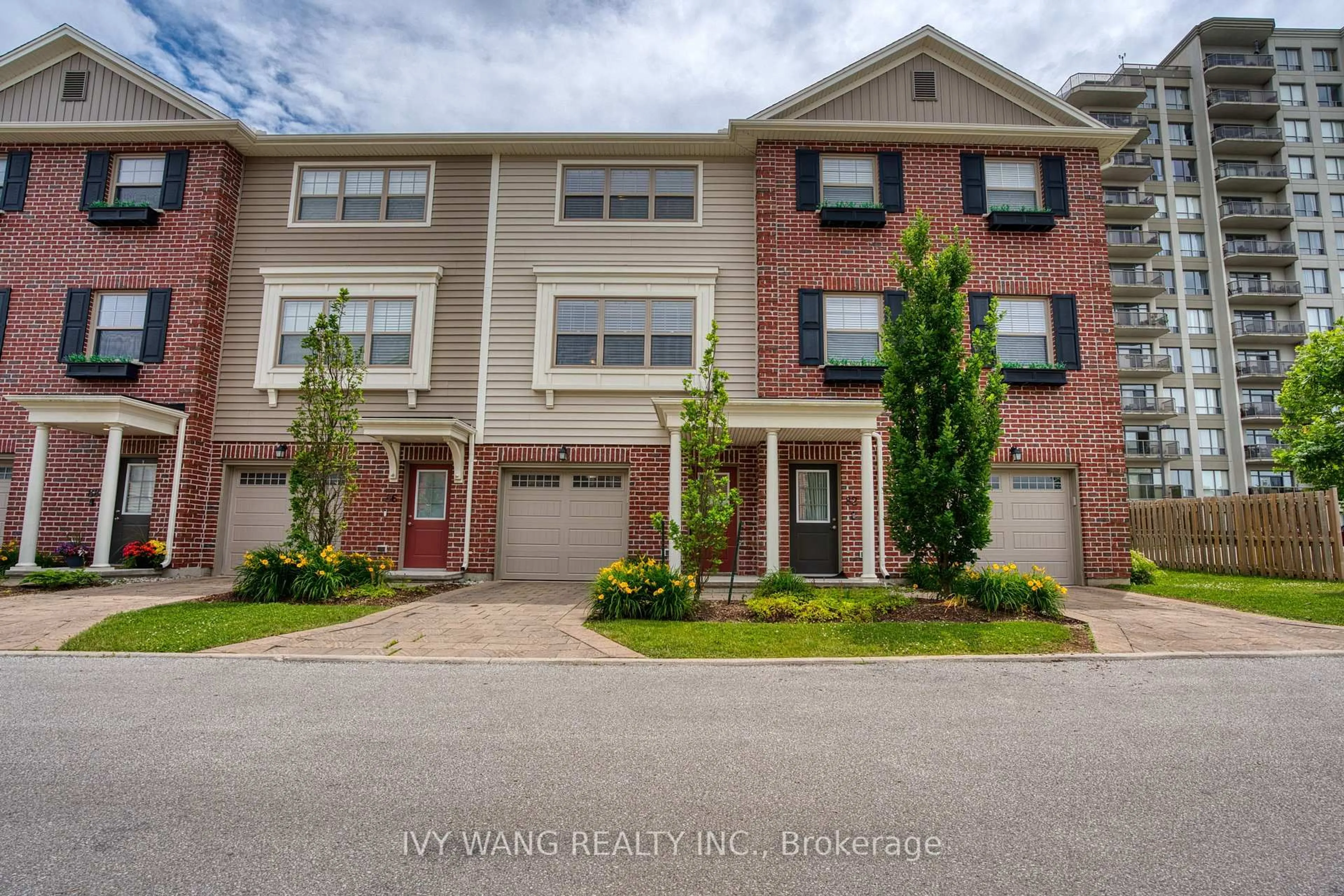 A pic from outside/outdoor area/front of a property/back of a property/a pic from drone, street for 3025 Singleton Ave #84, London South Ontario N6L 0E6