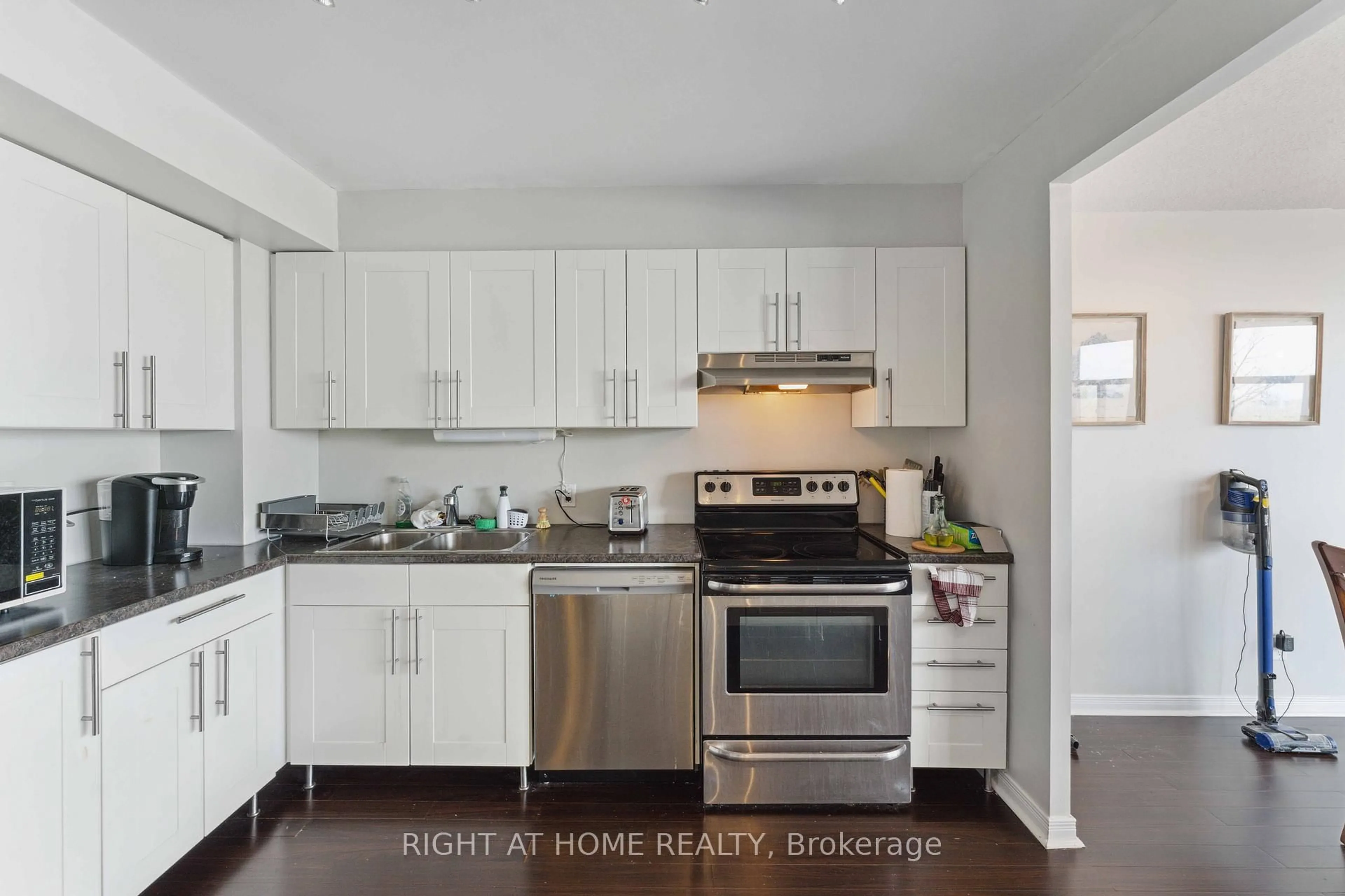 Unknown for 2760 CAROUSEL Cres #502, Ottawa Ontario K1T 2N4