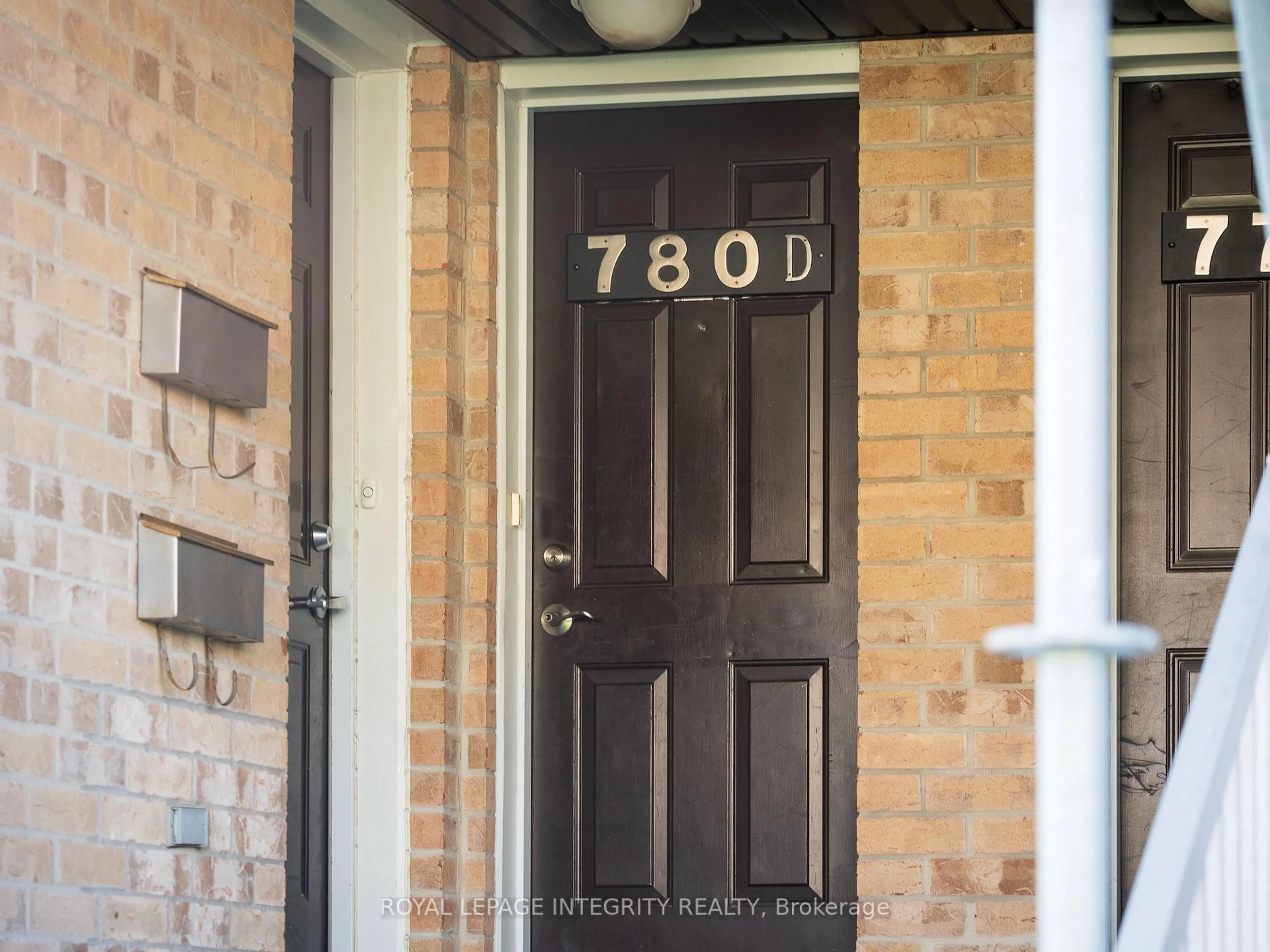 Indoor entryway for 780 Chapman Mills Dr #D, Ottawa Ontario K2J 0V4