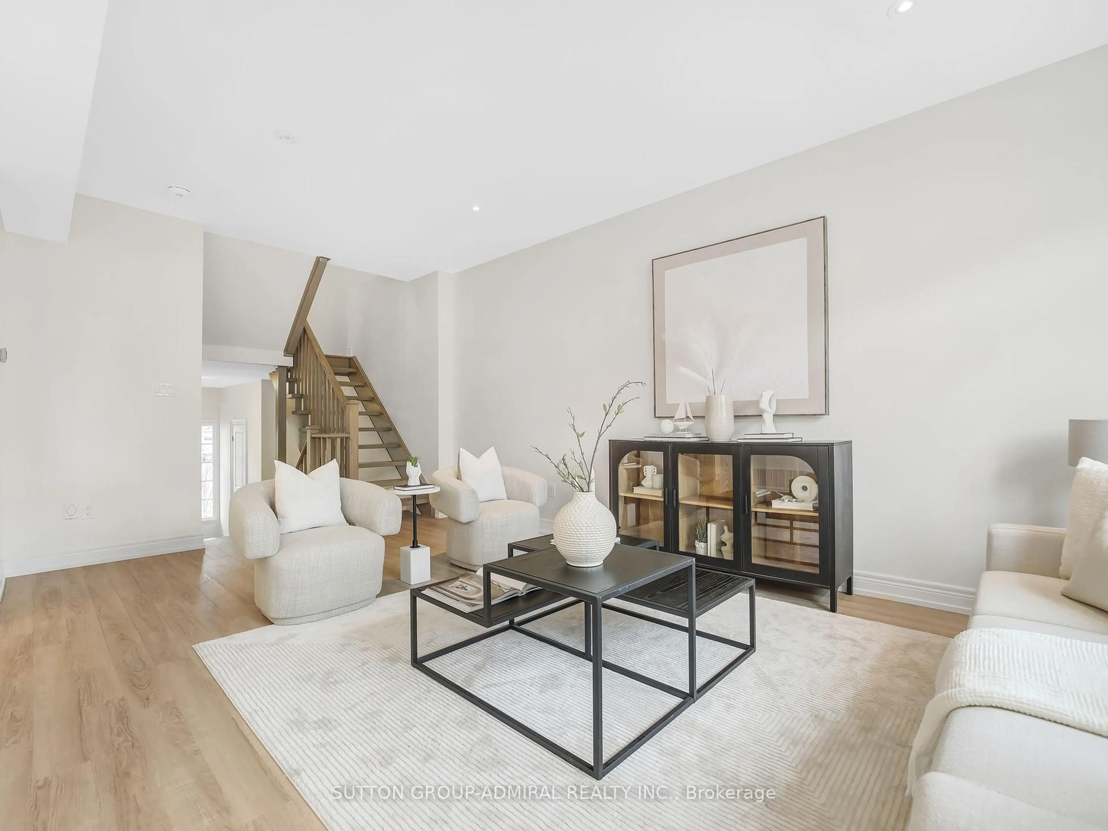 Living room with furniture, unknown for 3863 Ryan Ave, Fort Erie Ontario L0S 1B0