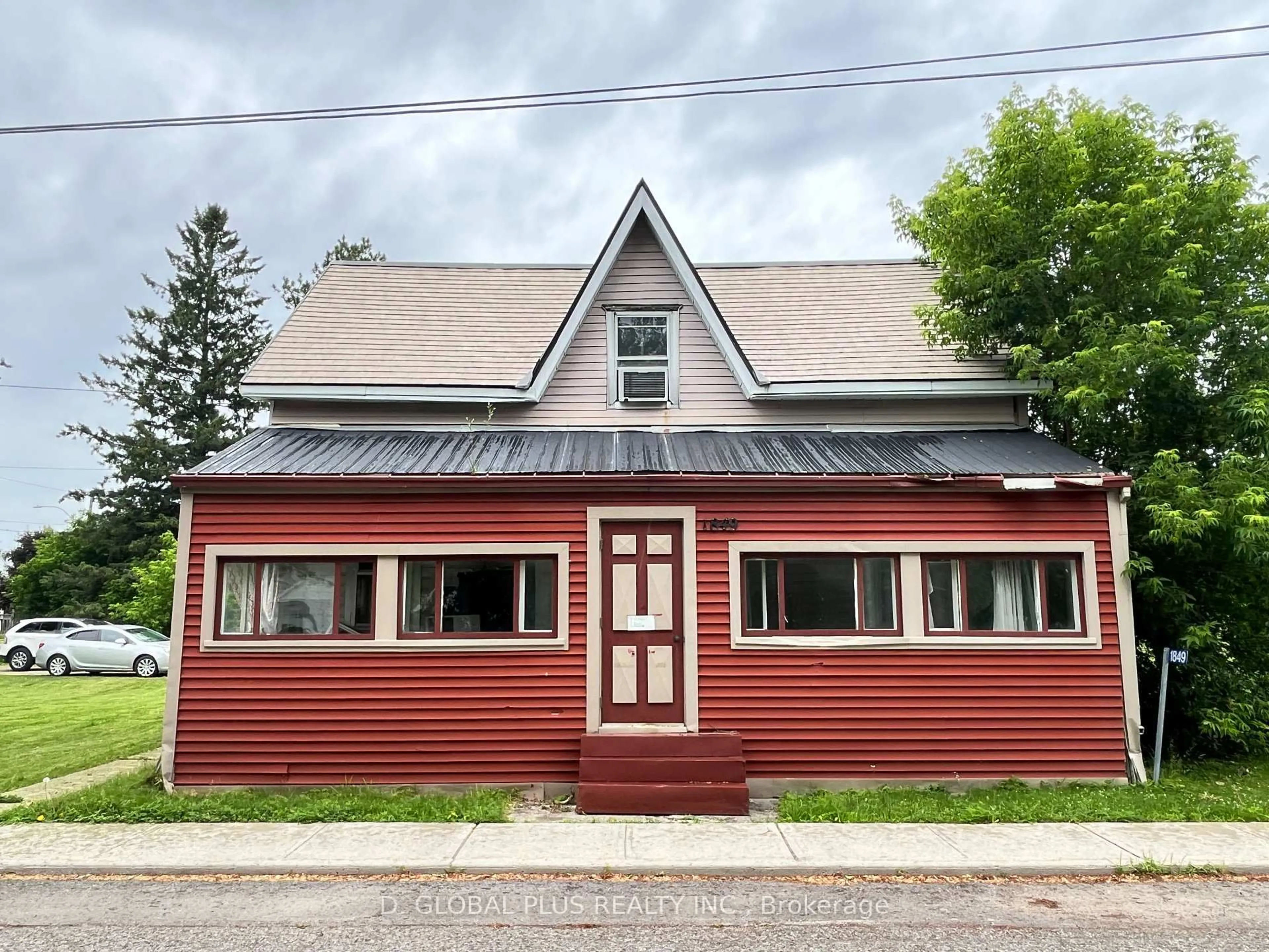 Home with vinyl exterior material, building for 1849 Division St, Vars Ontario K0A 3H0