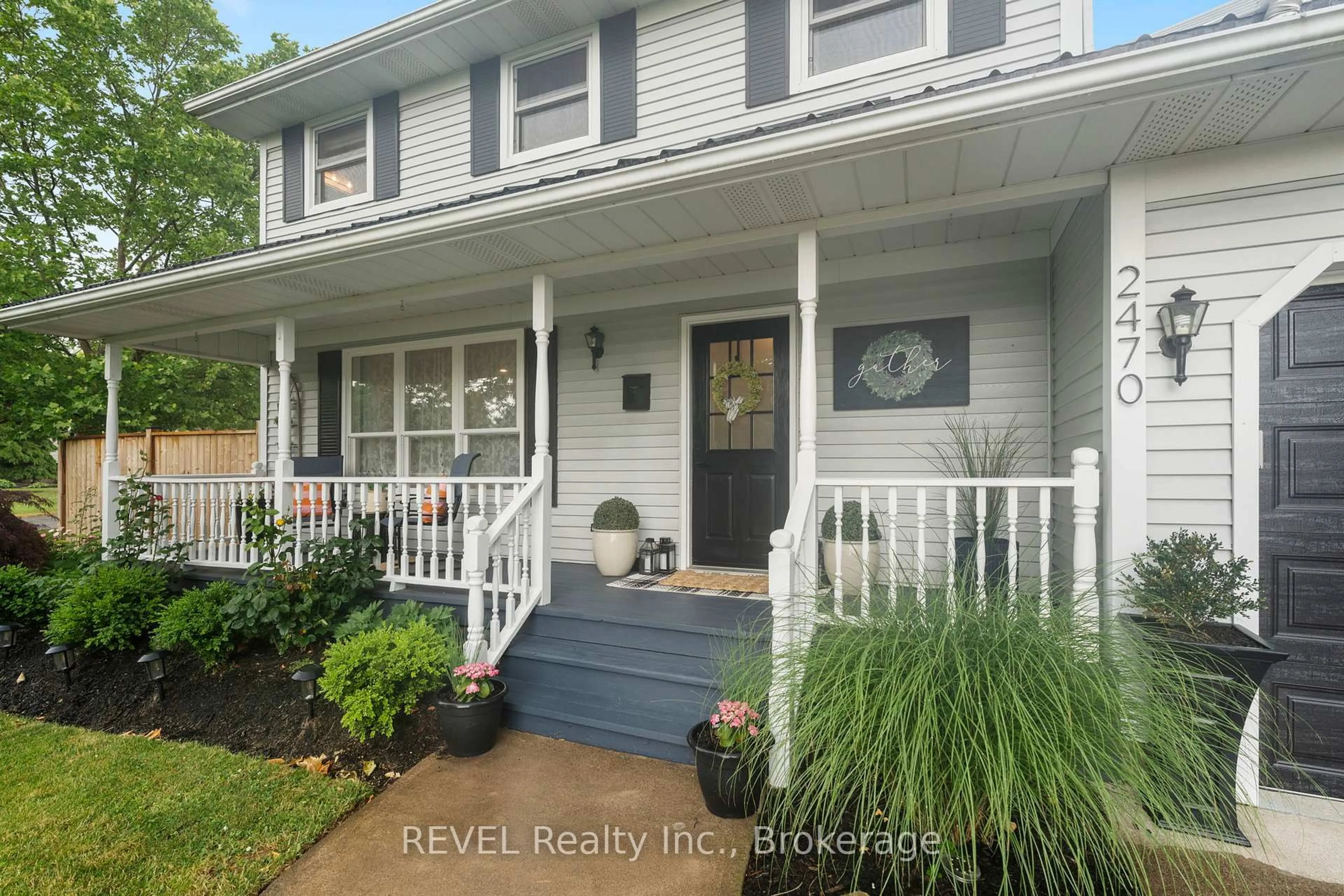 Home with vinyl exterior material, street for 2470 Coral Ave, Fort Erie Ontario L0S 1S0
