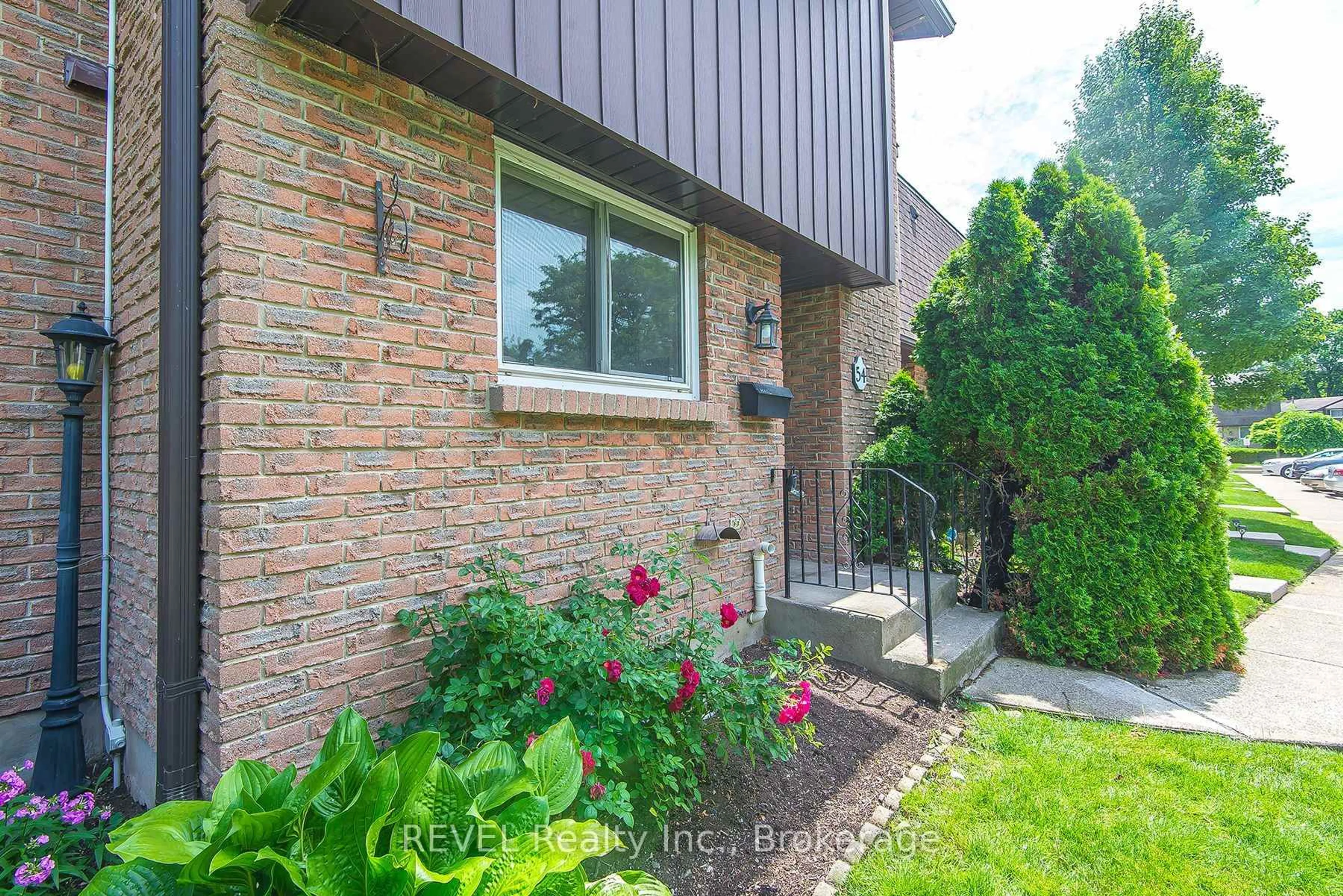 Home with brick exterior material, street for 151 Linwell Rd #54, St. Catharines Ontario L2N 6P3