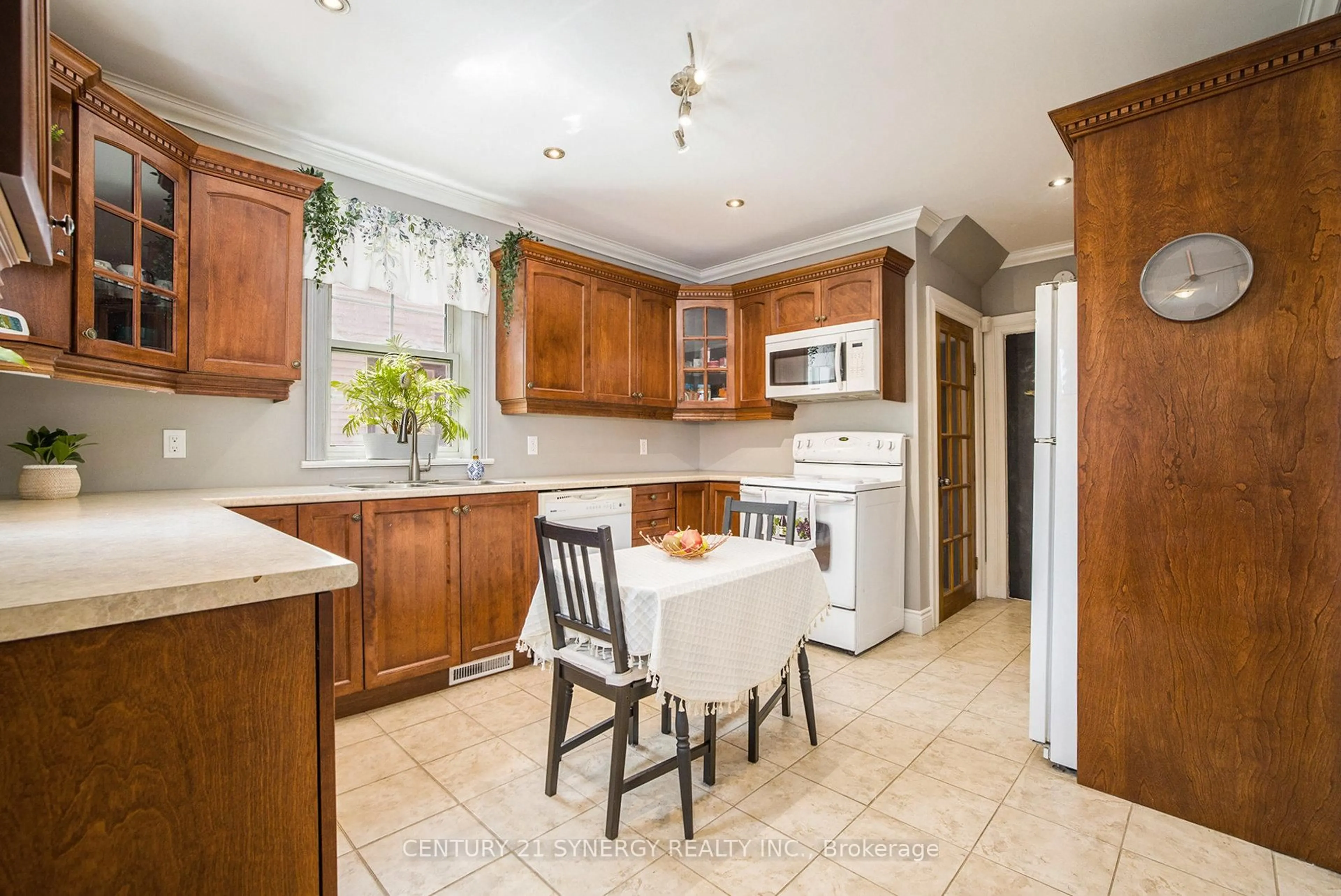 Standard kitchen, ceramic/tile floor for 57 Ogden Ave, Smiths Falls Ontario K7A 2L9