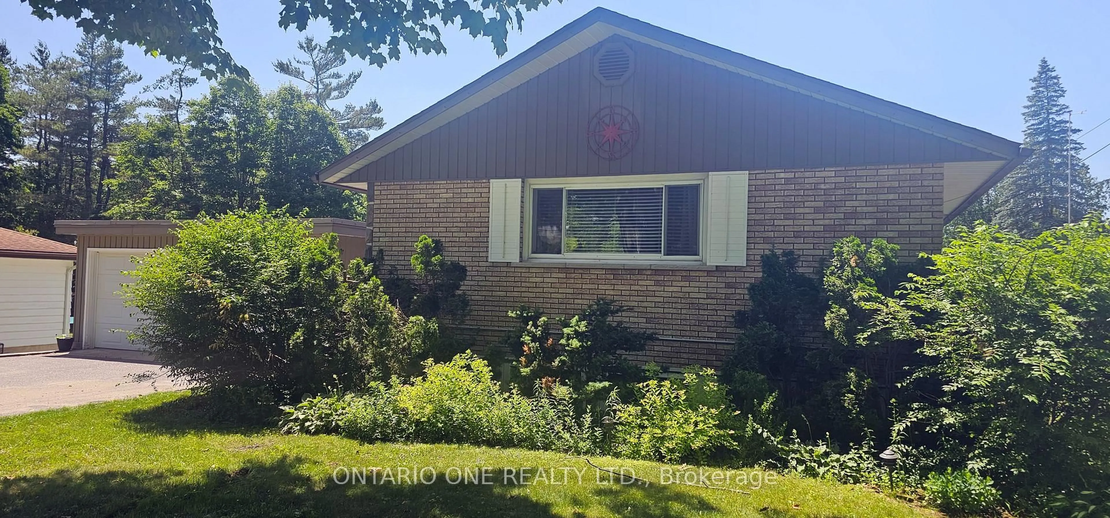 Home with brick exterior material, unknown for 355 Greavette St, Gravenhurst Ontario P1P 1G6