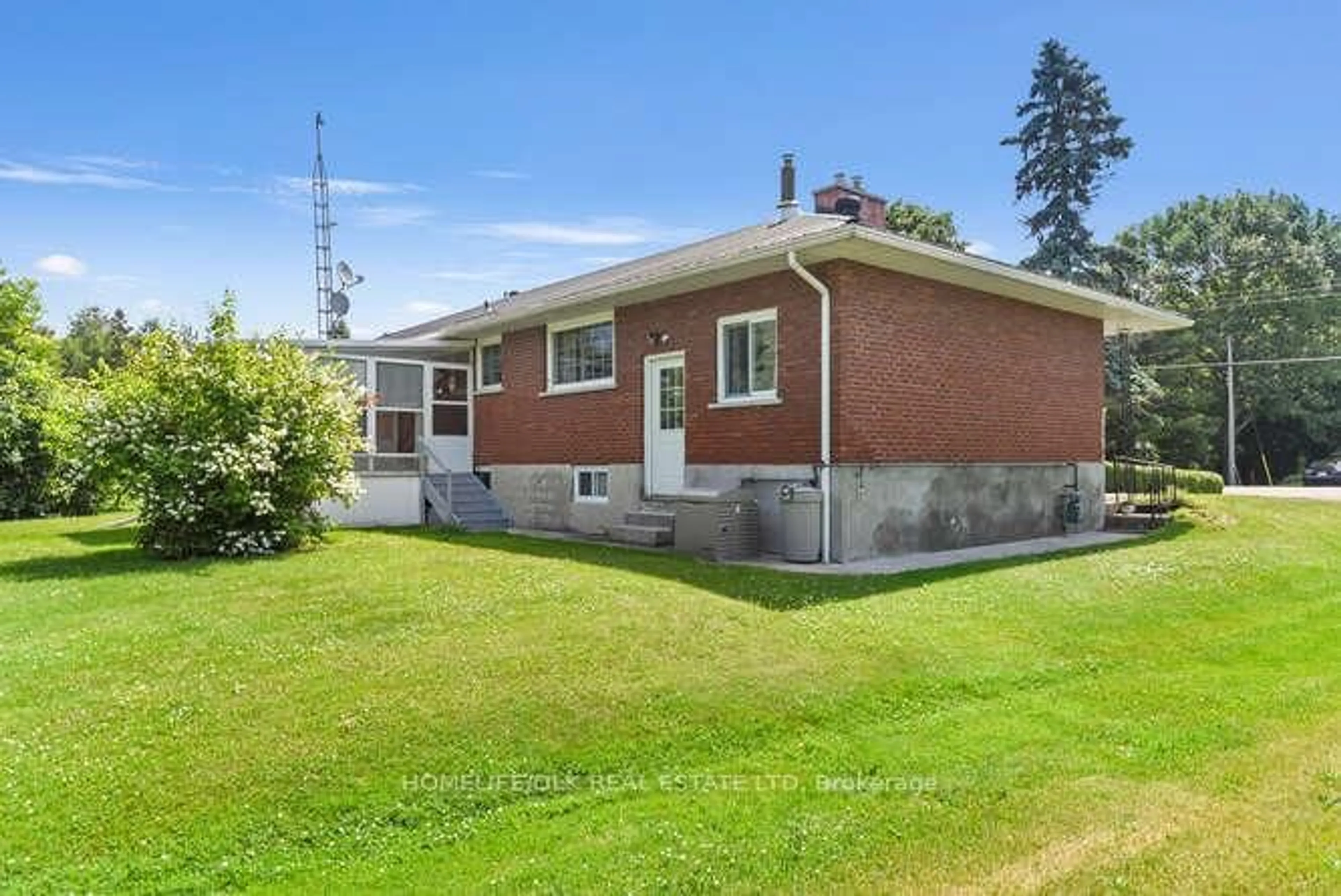 Home with brick exterior material, unknown for 1190 County Rd 2 Rd, Elizabethtown-Kitley Ontario K6V 5T3