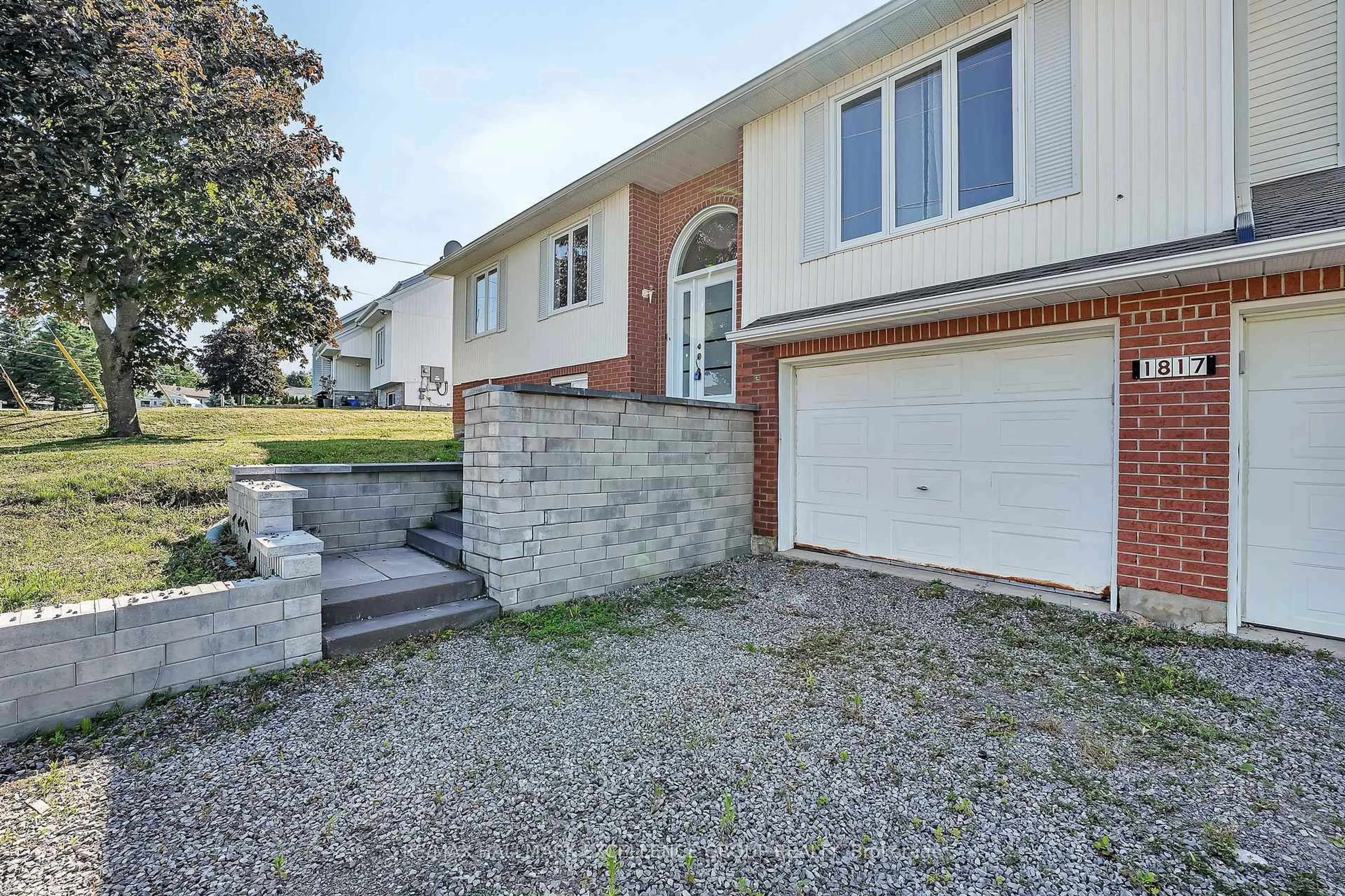 Home with brick exterior material, street for 1817 Claude St, Clarence-Rockland Ontario K0A 1N0