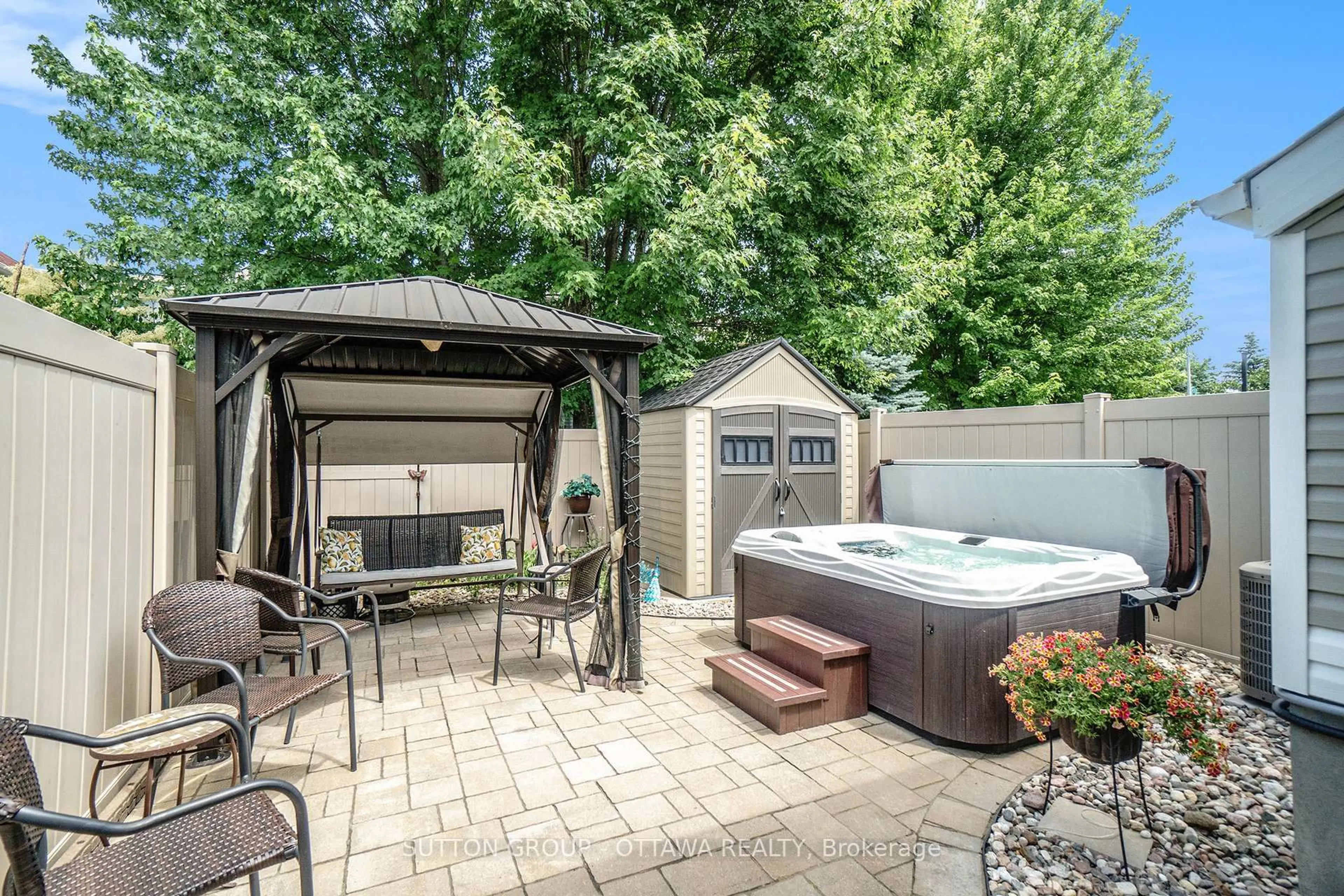 Patio, unknown for 31 Gray Cres, Ottawa Ontario K2K 3J6