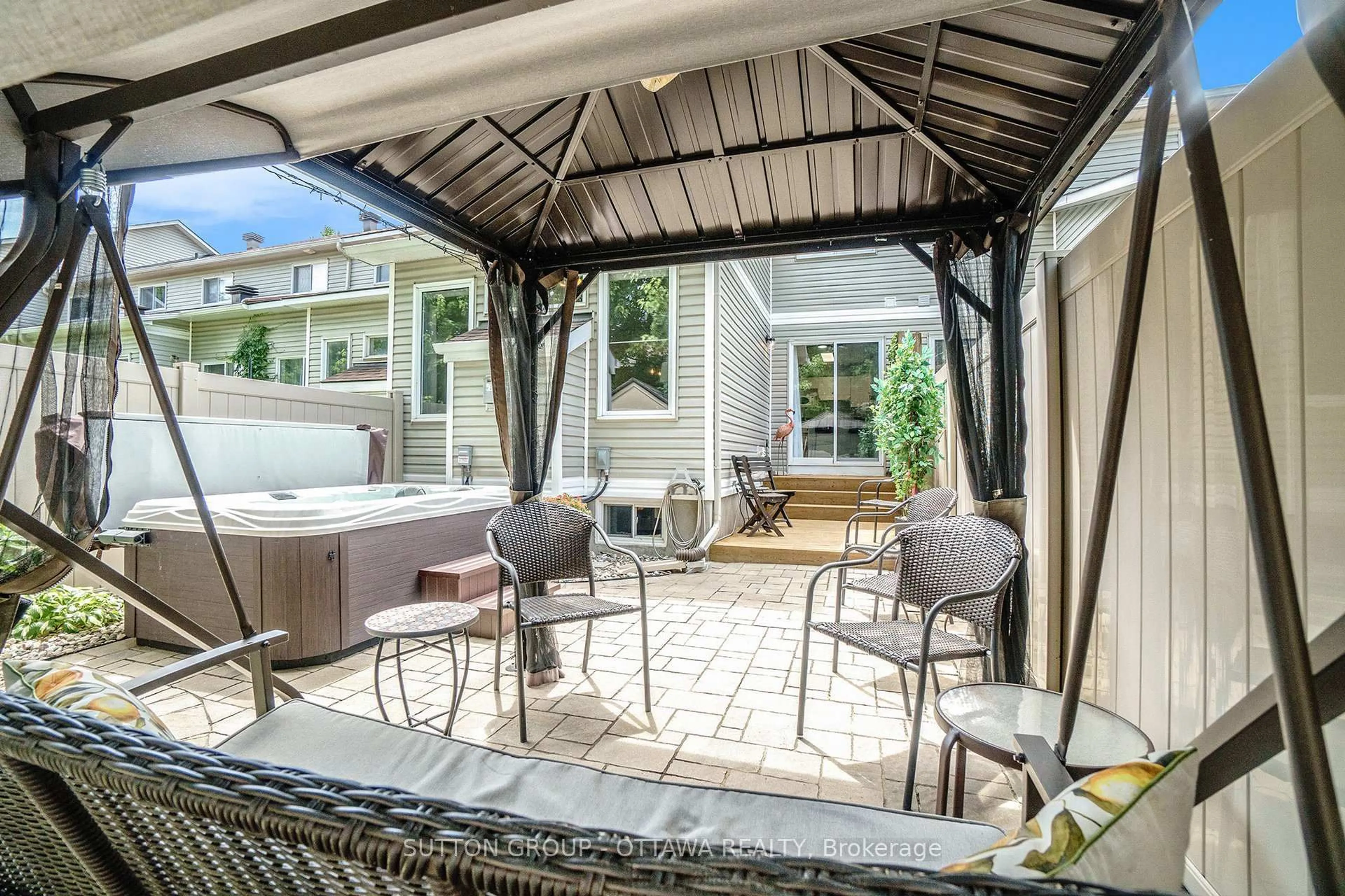 Patio, street for 31 Gray Cres, Ottawa Ontario K2K 3J6