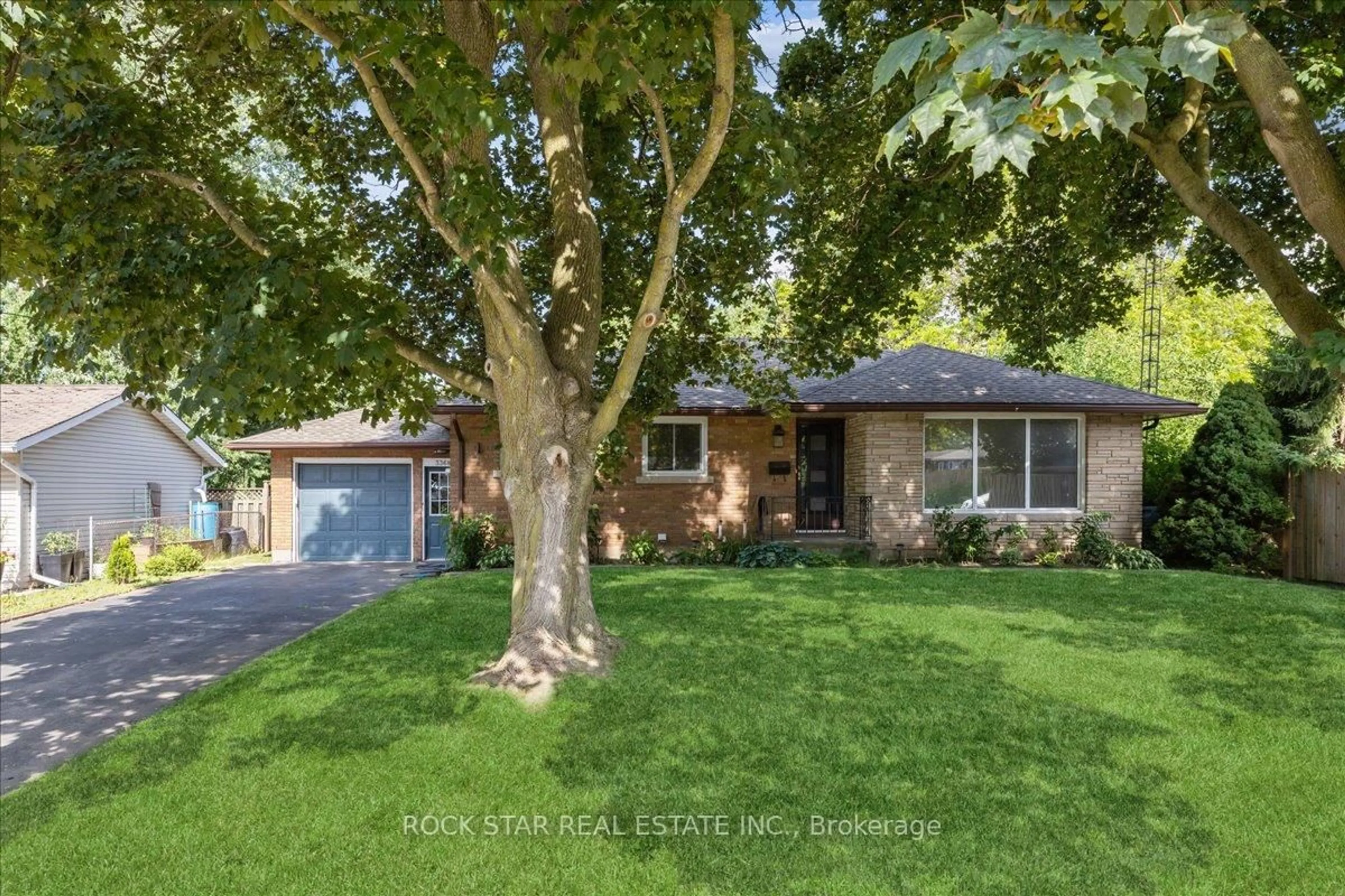 Home with brick exterior material, street for 3368 Marlin Crt, Lincoln Ontario L0R 2C0