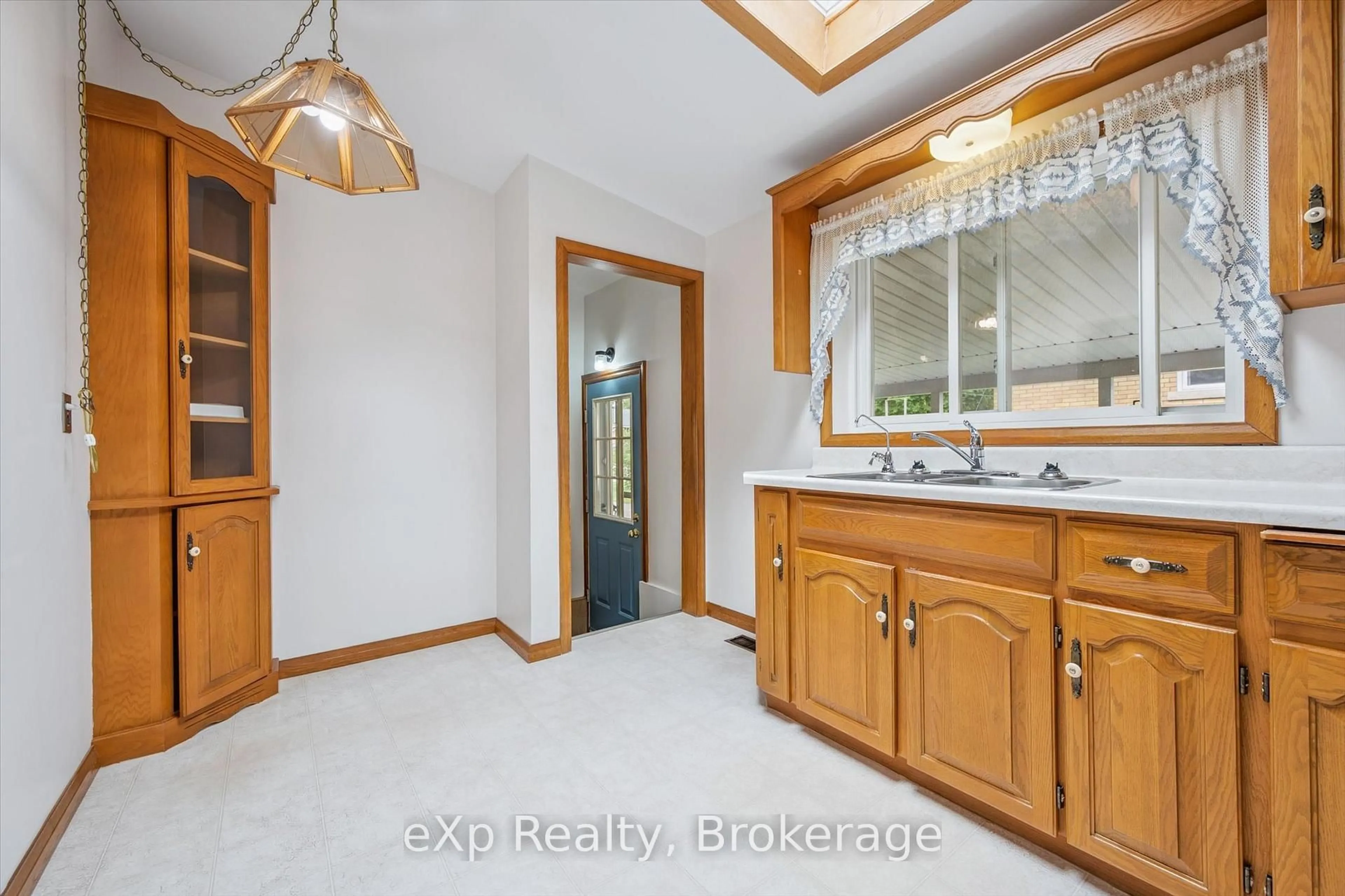 Unknown for 15 Balsam Dr, Guelph Ontario N1E 1R1