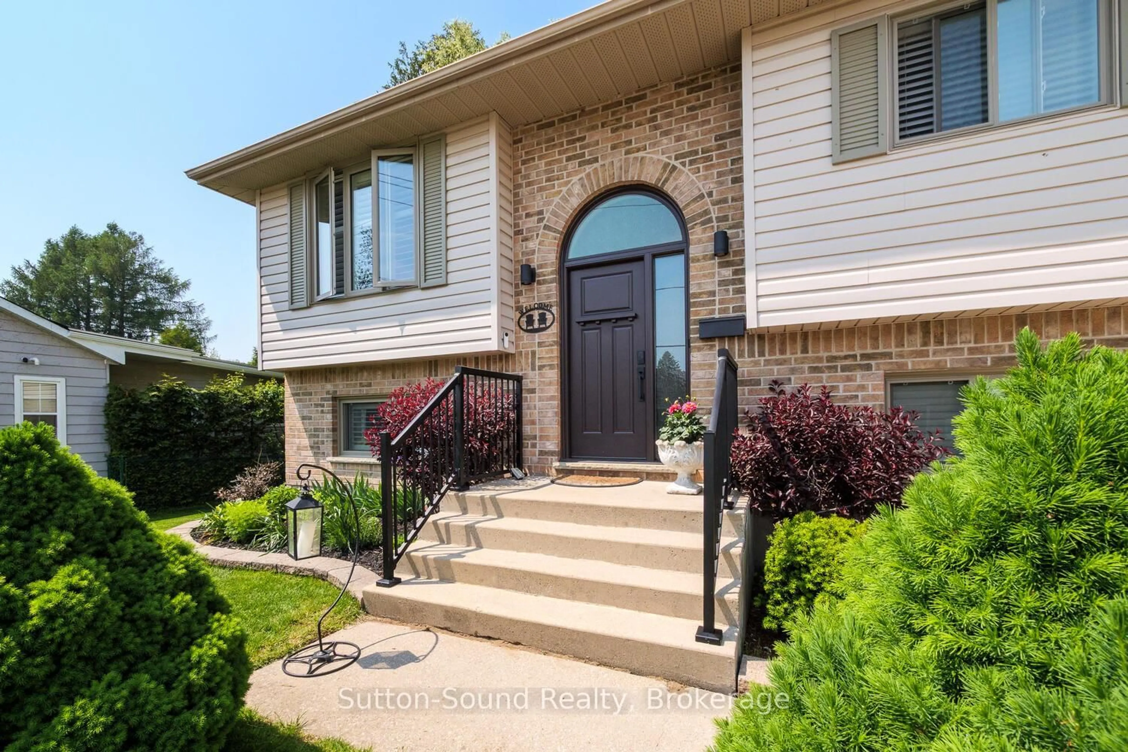 Home with brick exterior material, street for 310 Beattie St, Owen Sound Ontario N4K 6X2