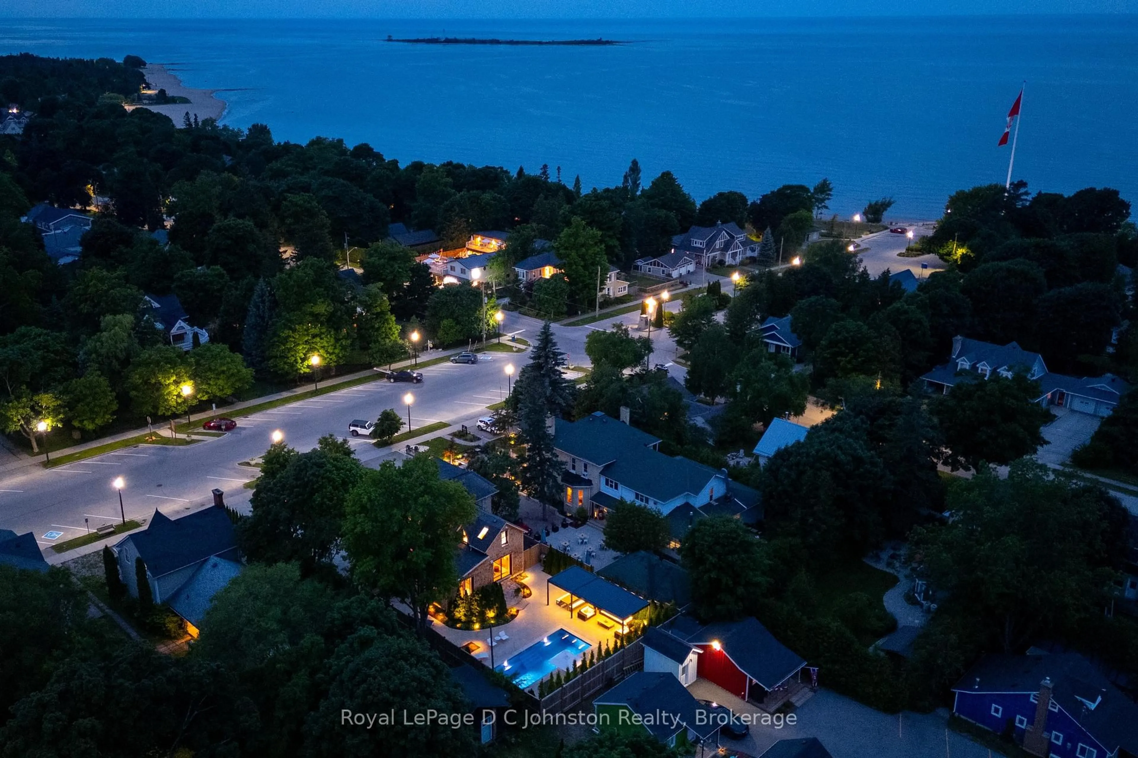 A pic from outside/outdoor area/front of a property/back of a property/a pic from drone, street for 126 High St, Saugeen Shores Ontario N0H 2L0