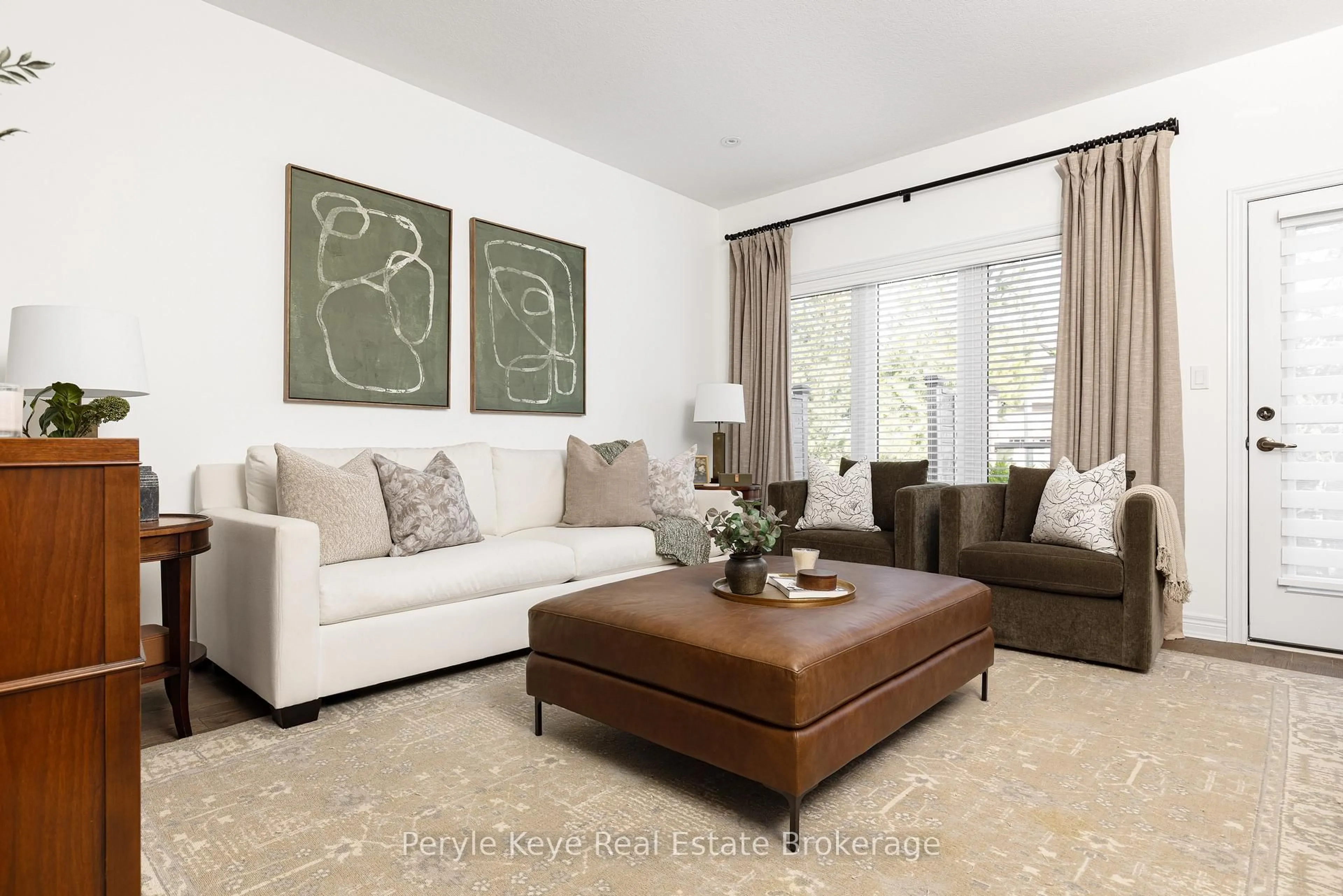 Living room with furniture, unknown for 21 Serenity Place Cres, Huntsville Ontario P1H 0C4