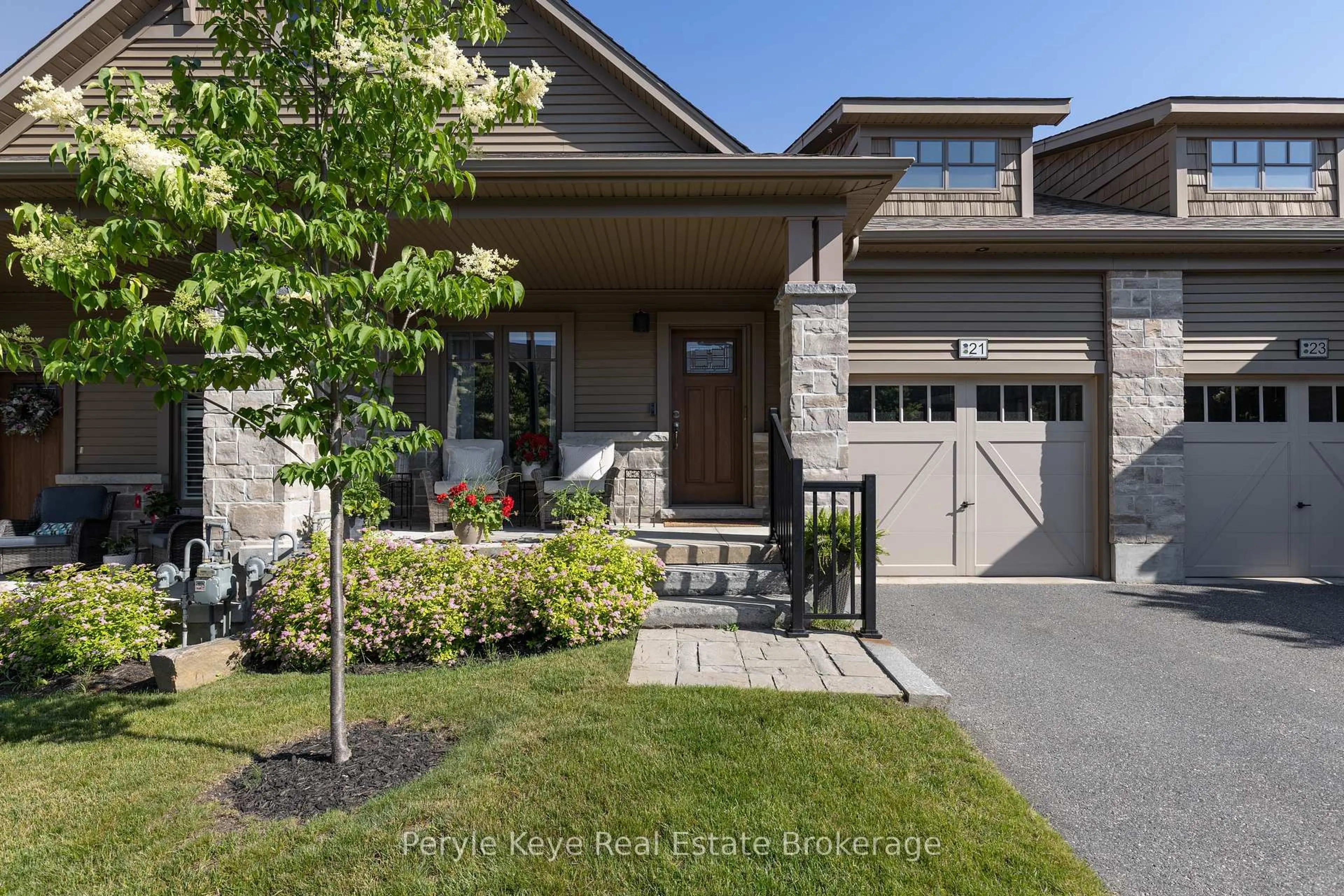 Home with brick exterior material, street for 21 Serenity Place Cres, Huntsville Ontario P1H 0C4