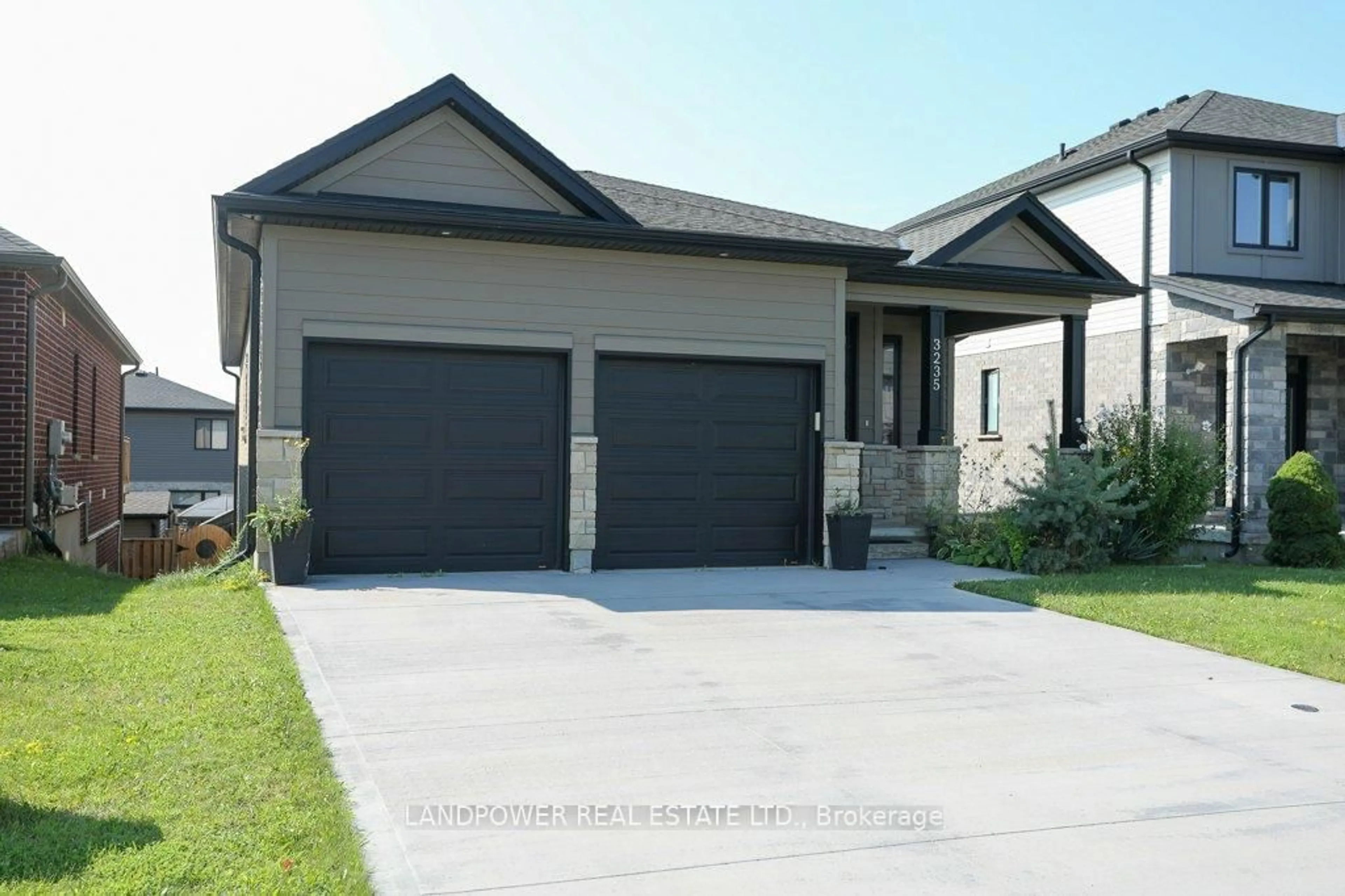 Home with vinyl exterior material, street for 3235 Raleigh Cres, London South Ontario N6P 0E4