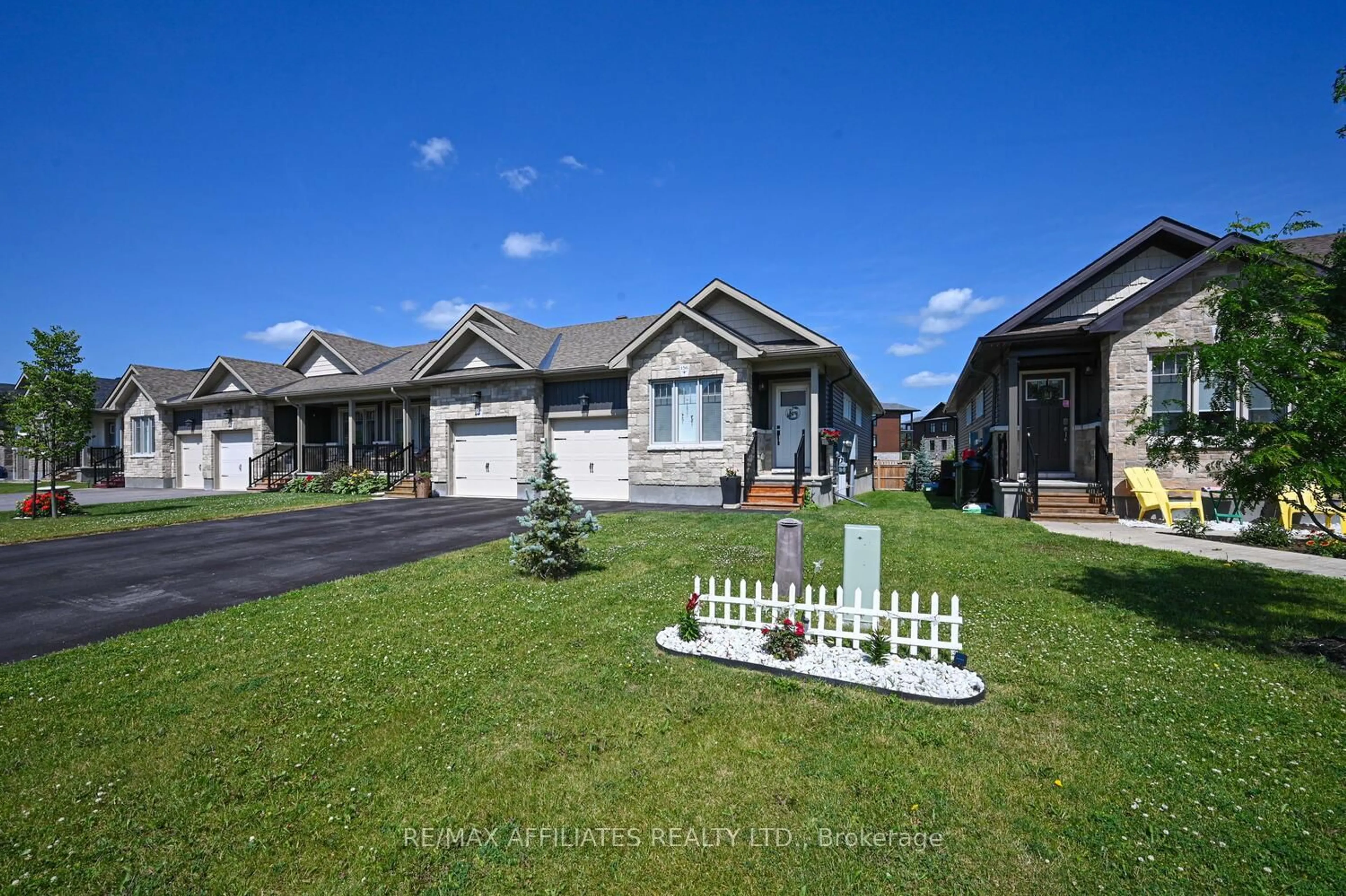 Home with vinyl exterior material, street for 156 Ferrara Dr, Smiths Falls Ontario K7A 0A2