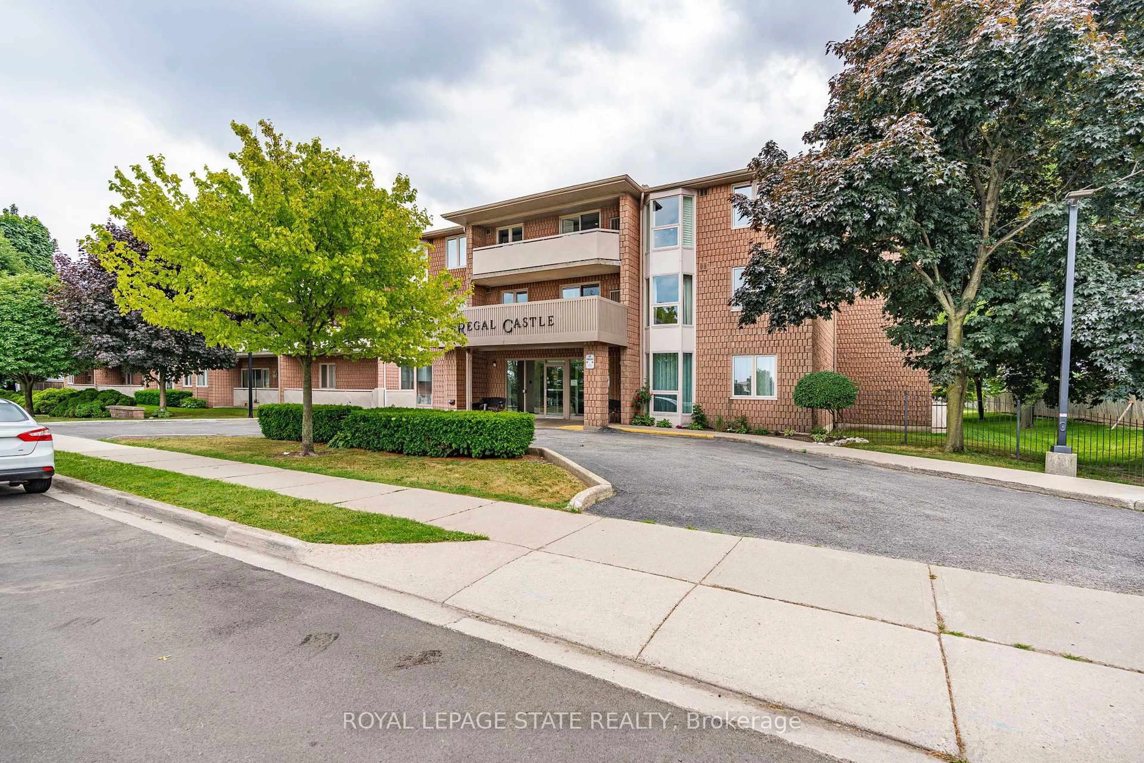 Unknown for 416 Limeridge Rd #203, Hamilton Ontario L9A 2S7