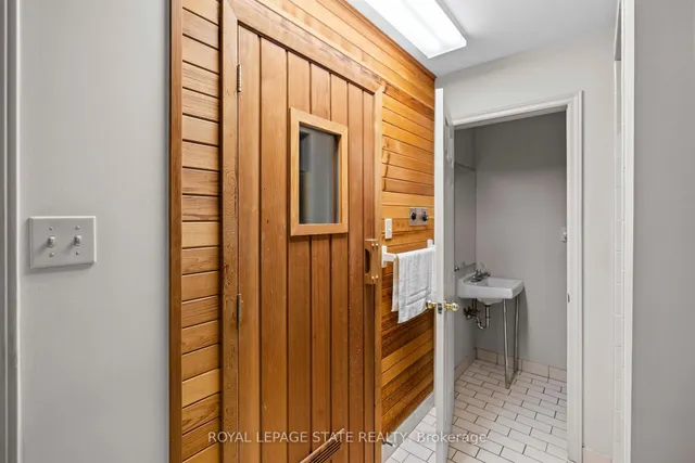 Primary image of 416 Limeridge Rd Unit 203
