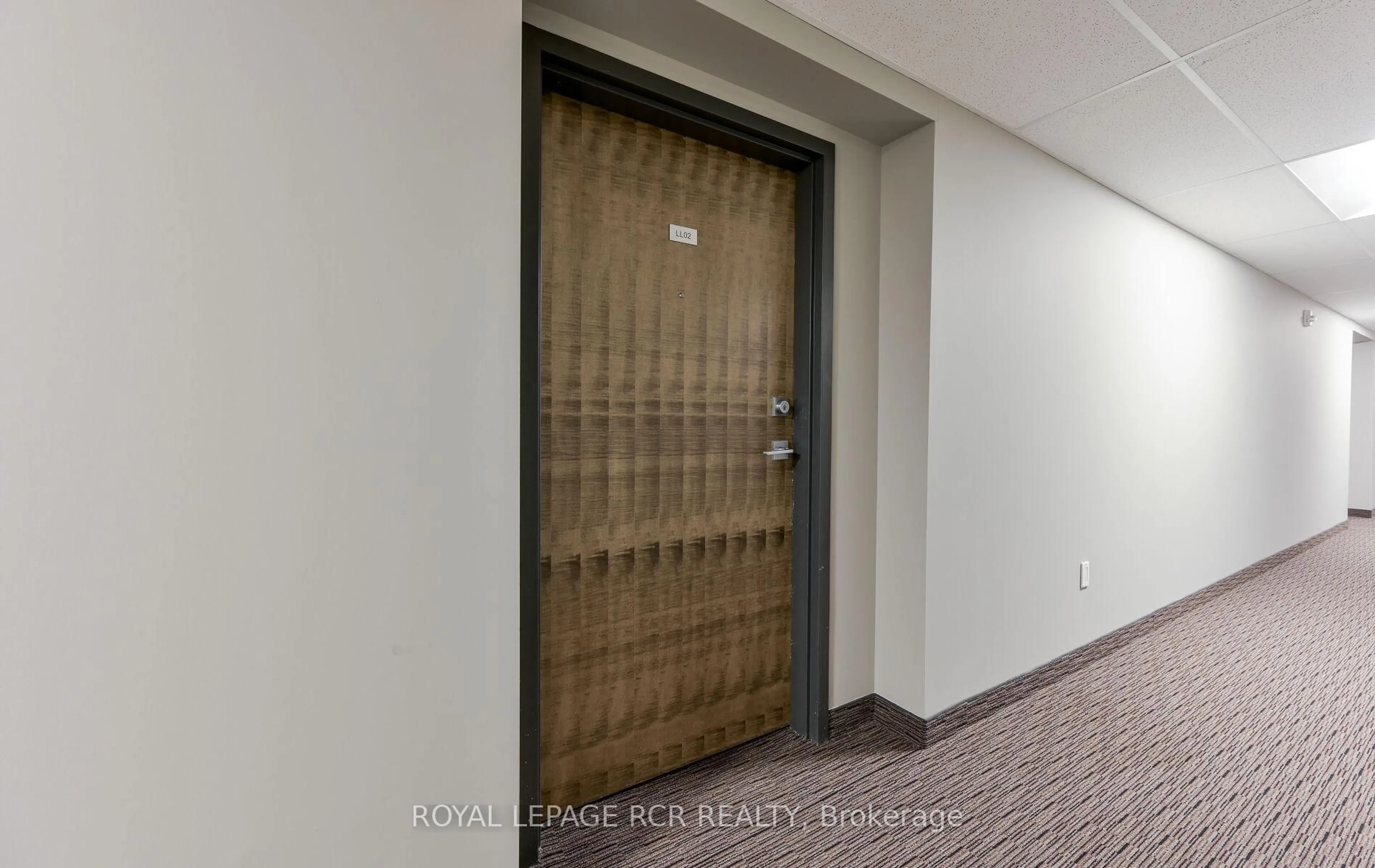 Indoor foyer for 25 Kay Cres #LL02, Guelph Ontario N1L 0P2