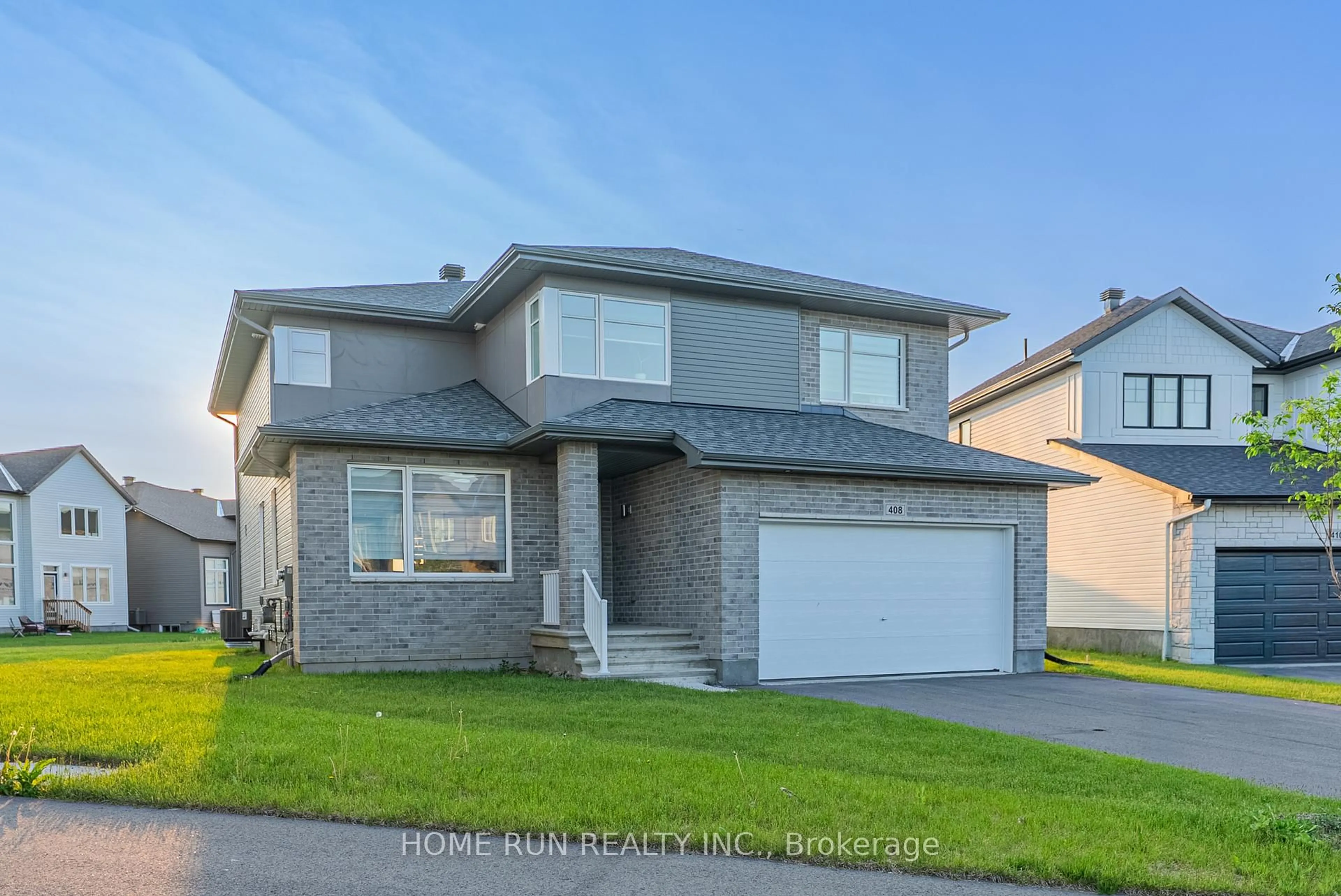 Home with vinyl exterior material, street for 408 Gidran Circ, Ottawa Ontario K2V 0P5