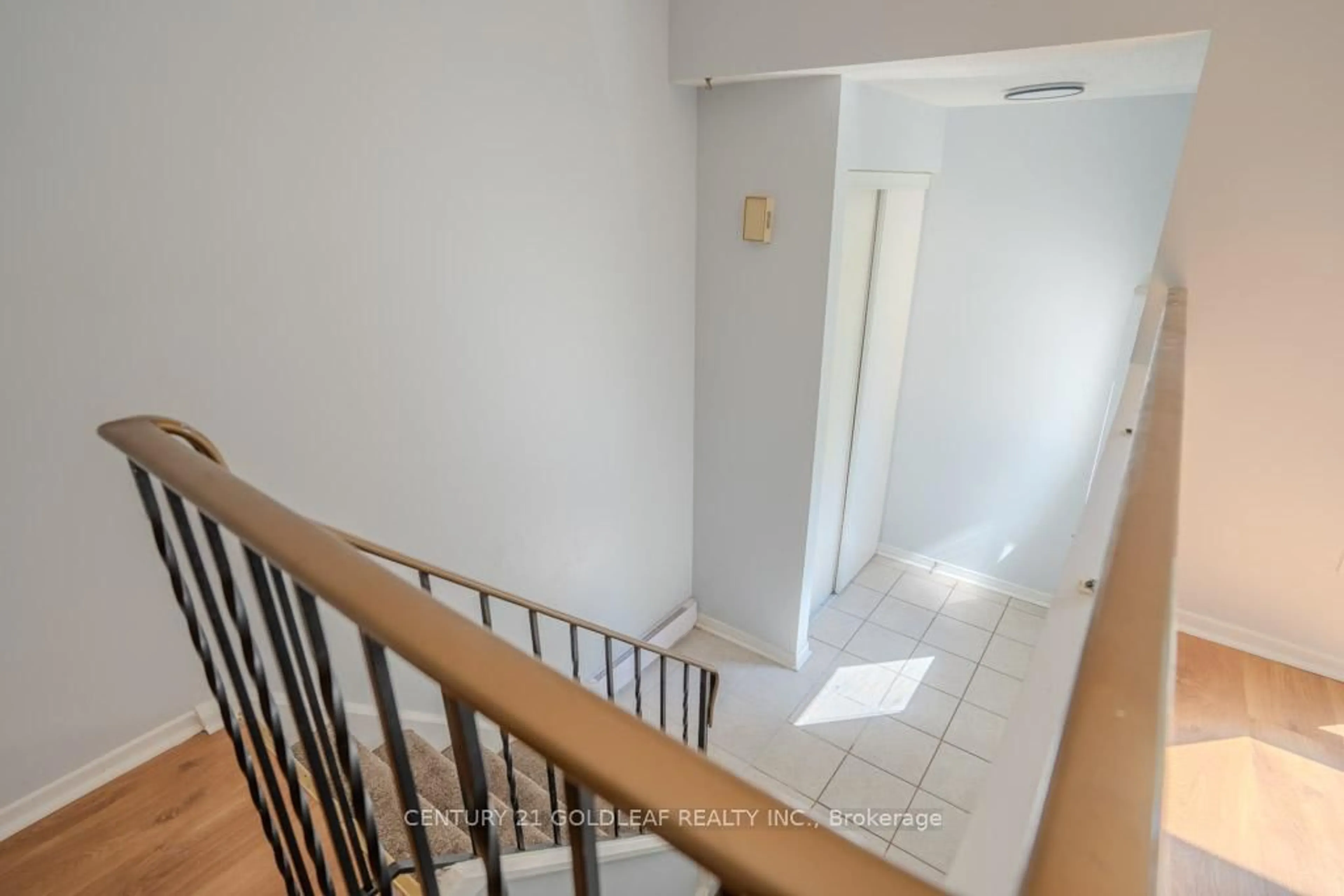 Unknown for 5 Sonnet Cres #5B, Ottawa Ontario K2H 8W8