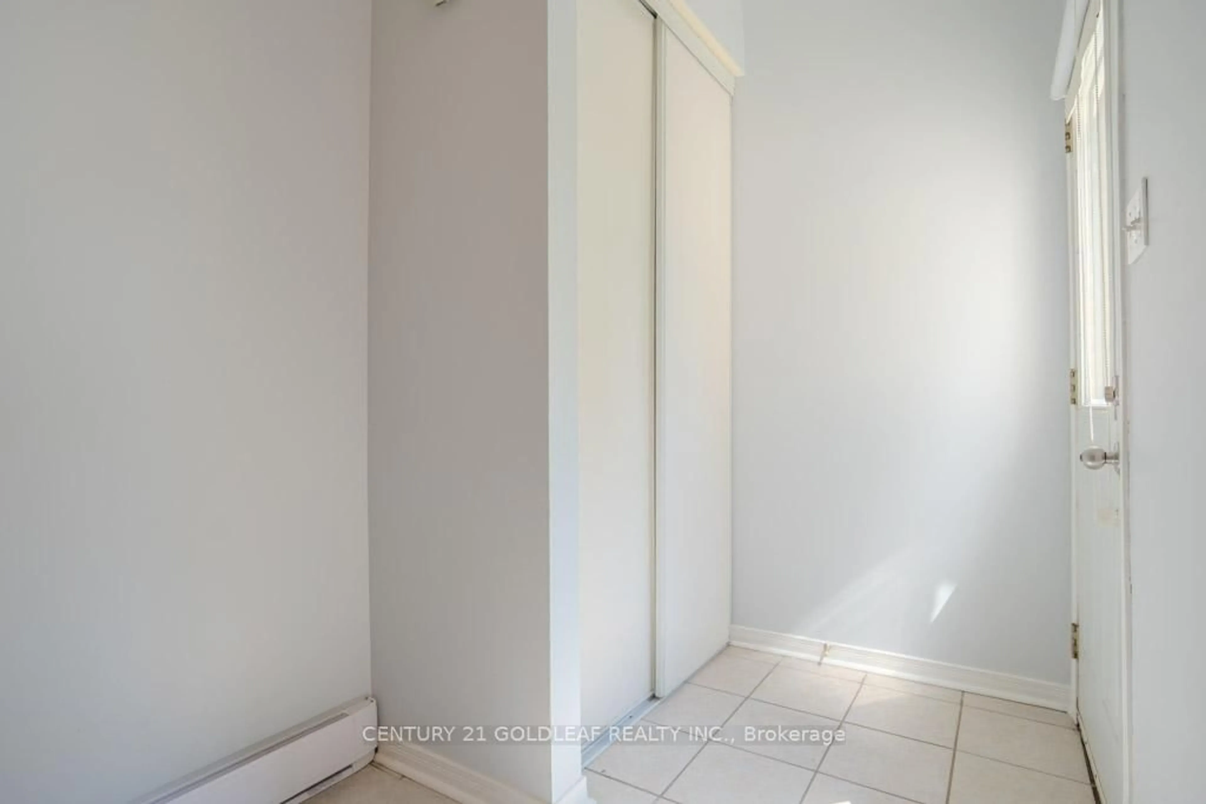 A pic of a room for 5 Sonnet Cres #5B, Ottawa Ontario K2H 8W8