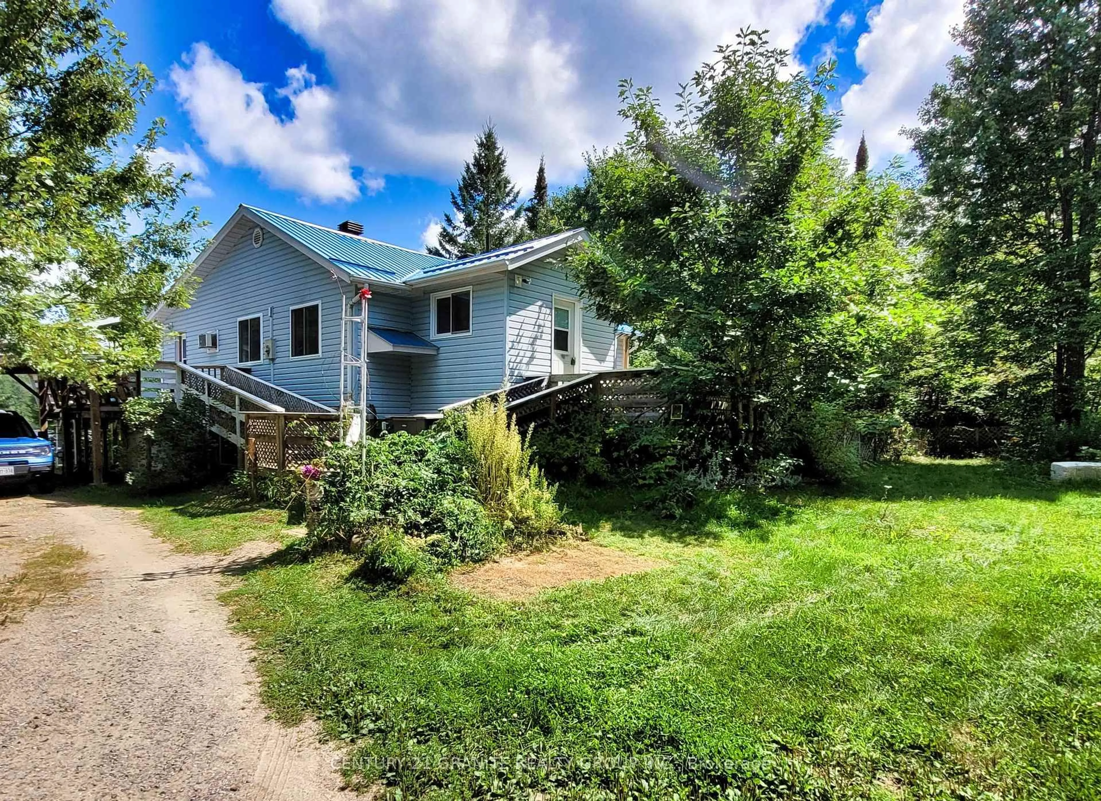 A pic from outside/outdoor area/front of a property/back of a property/a pic from drone, unknown for 192 Circle Rd, Hastings Highlands Ontario K0L 1J0