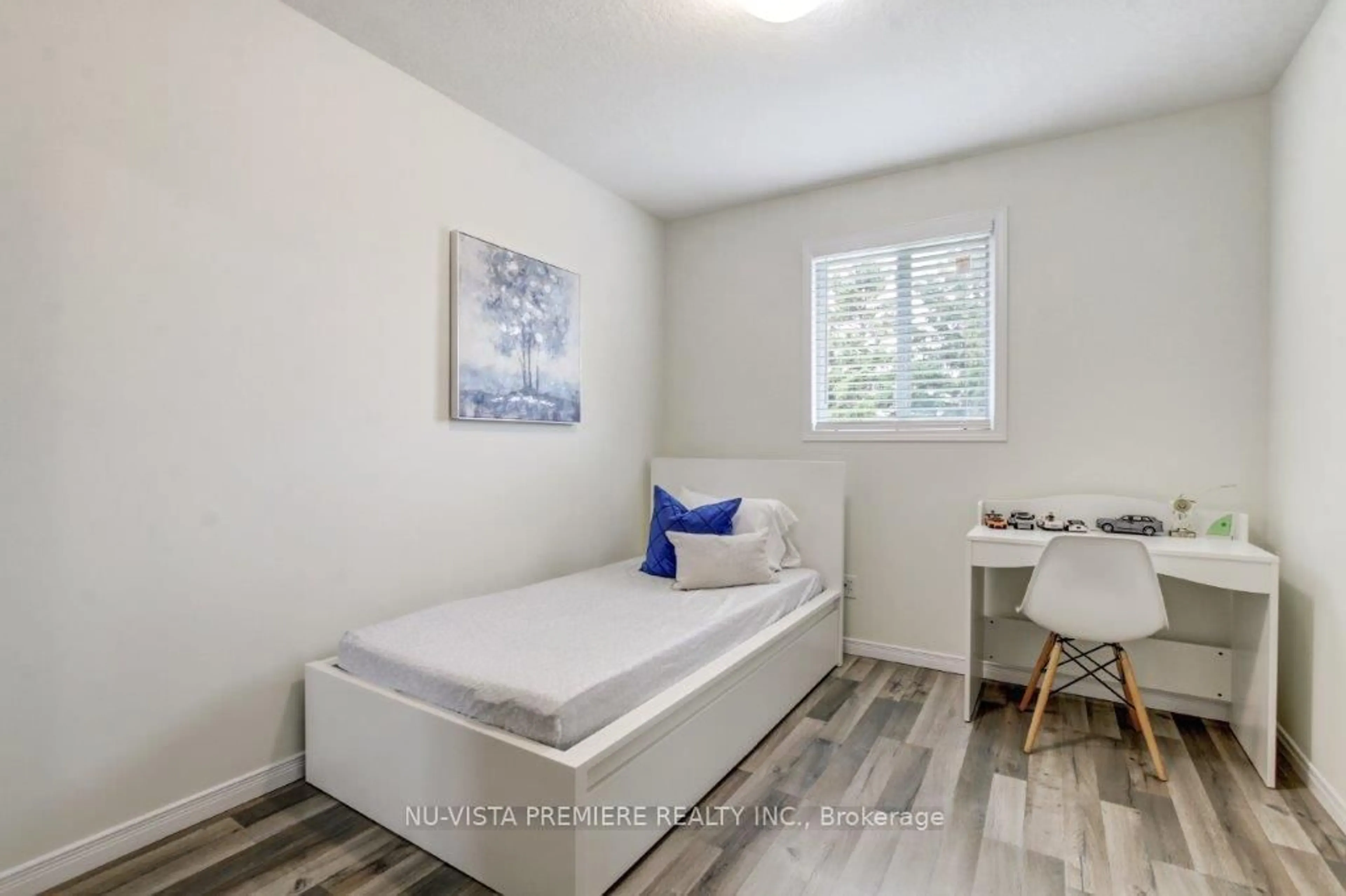 Bedroom with bed, unknown for 2101 FOXWOOD Ave, London North Ontario N6G 0C7
