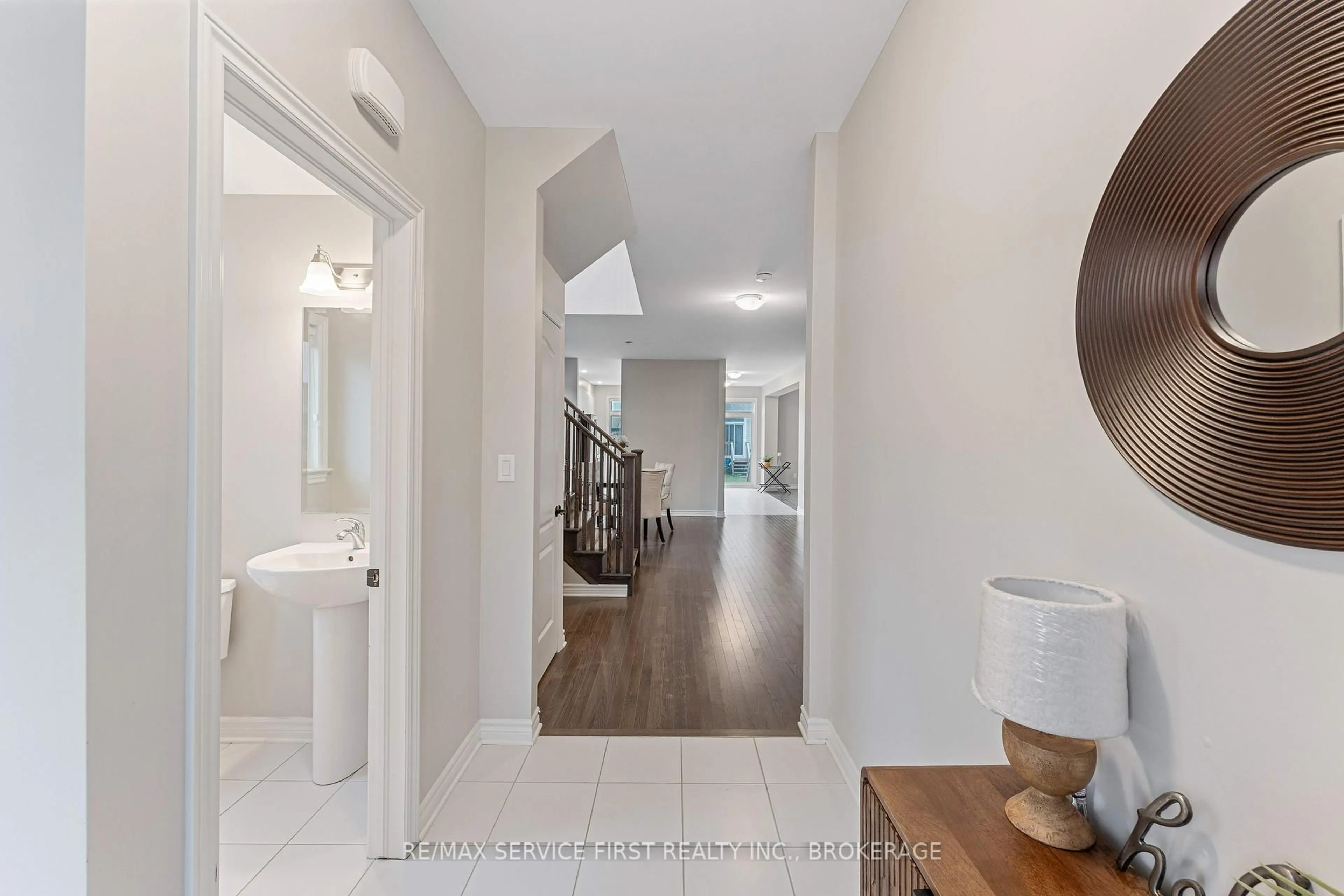 Indoor entryway for 1363 Grayson Dr, Kingston Ontario K7M 0H3