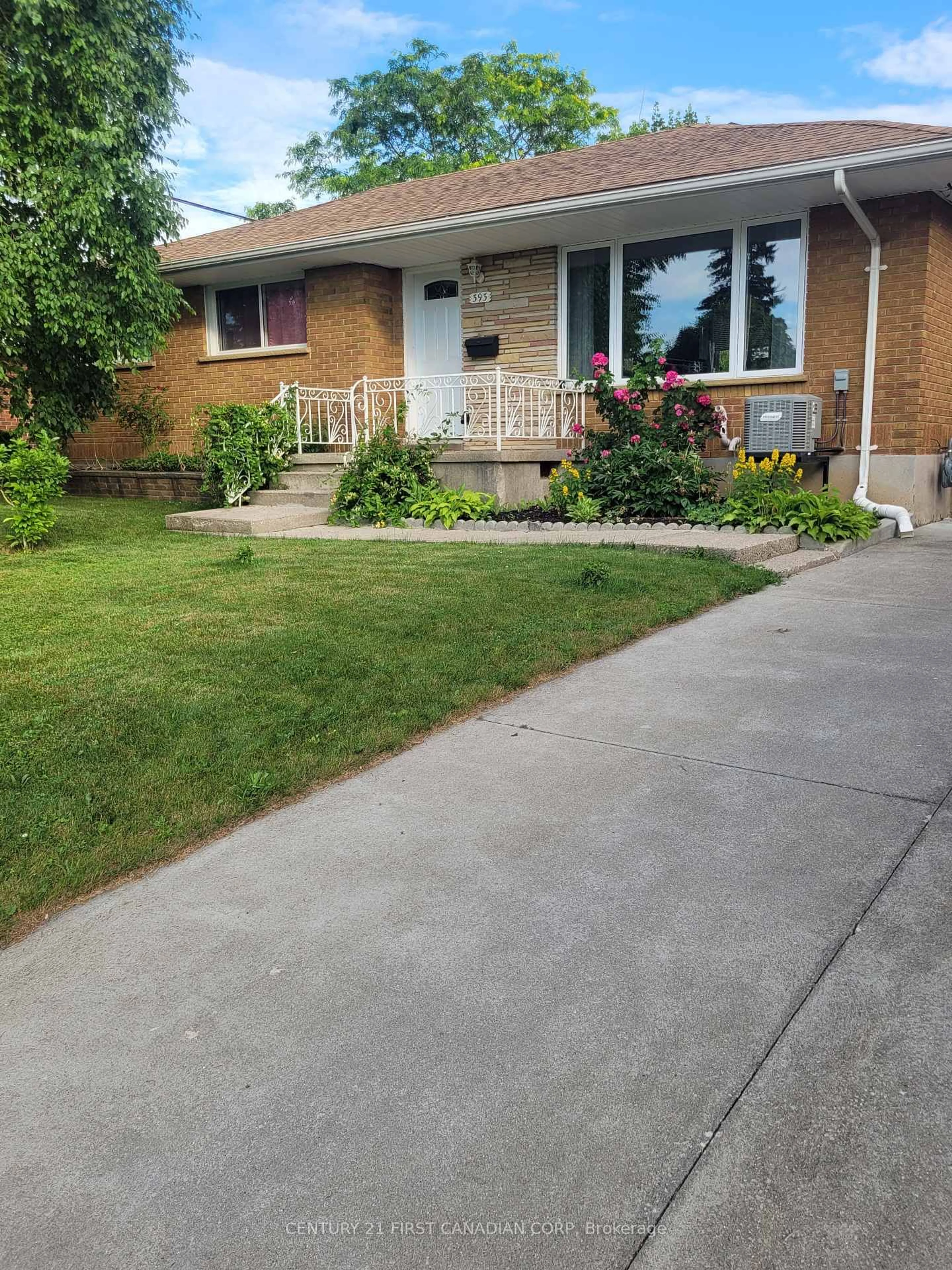 Unknown for 393 Chippendale Cres, London South Ontario N5Z 3G1