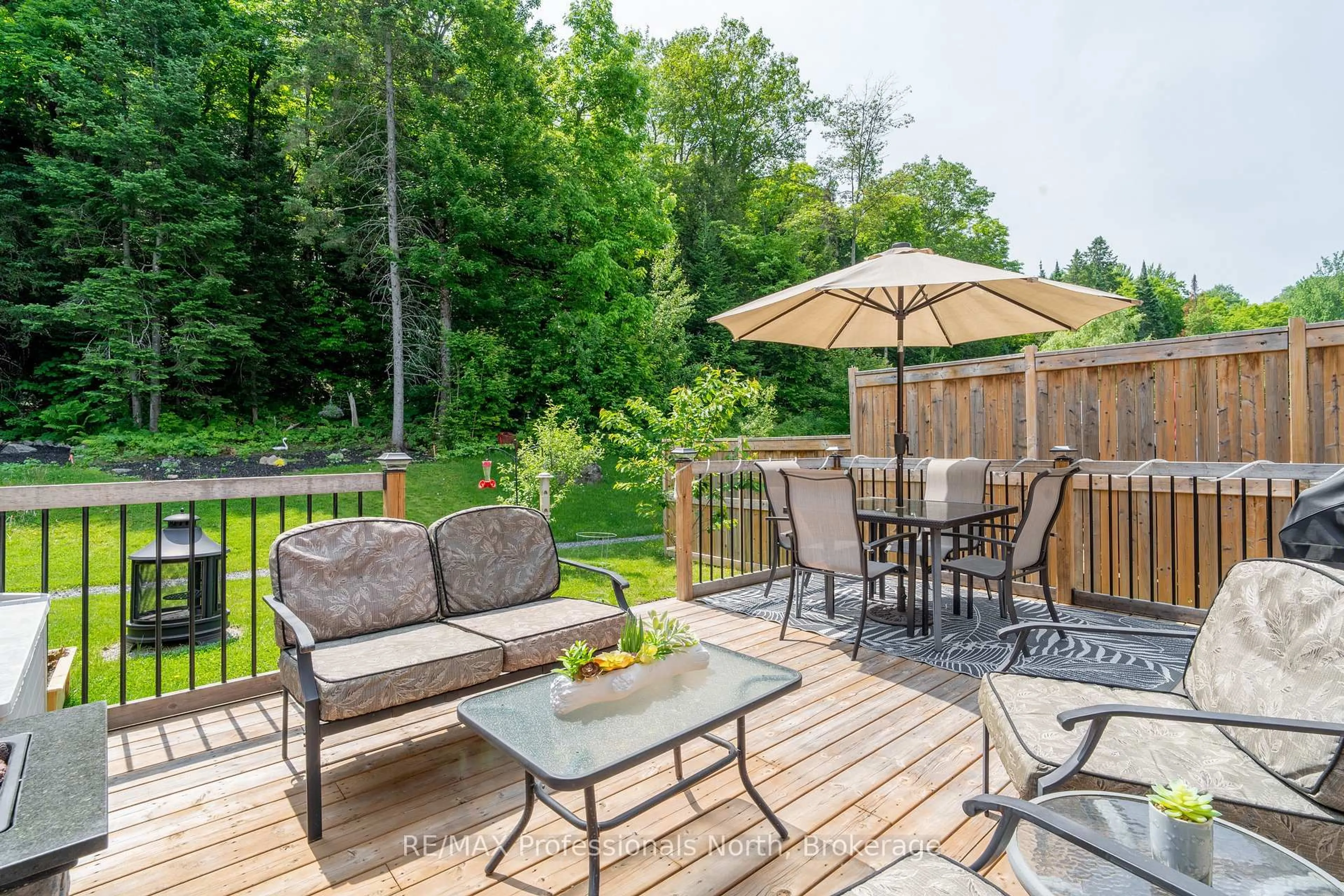 Patio, water/lake/river/ocean view for 3 Kelsey Madison Crt, Huntsville Ontario P1H 0E2