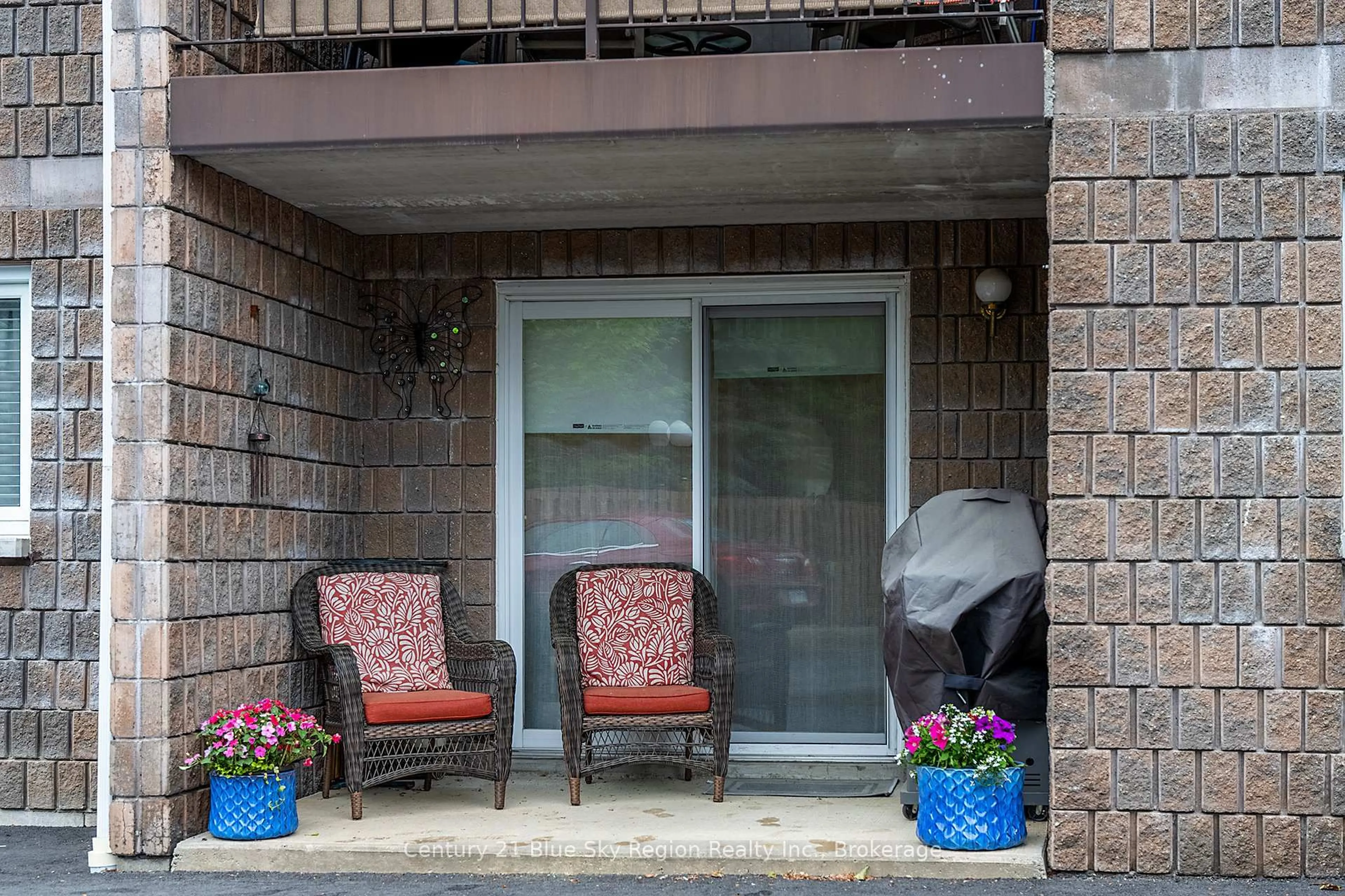 Patio, street for 2959 Trout Lake Rd #102, North Bay Ontario P1A 4C9