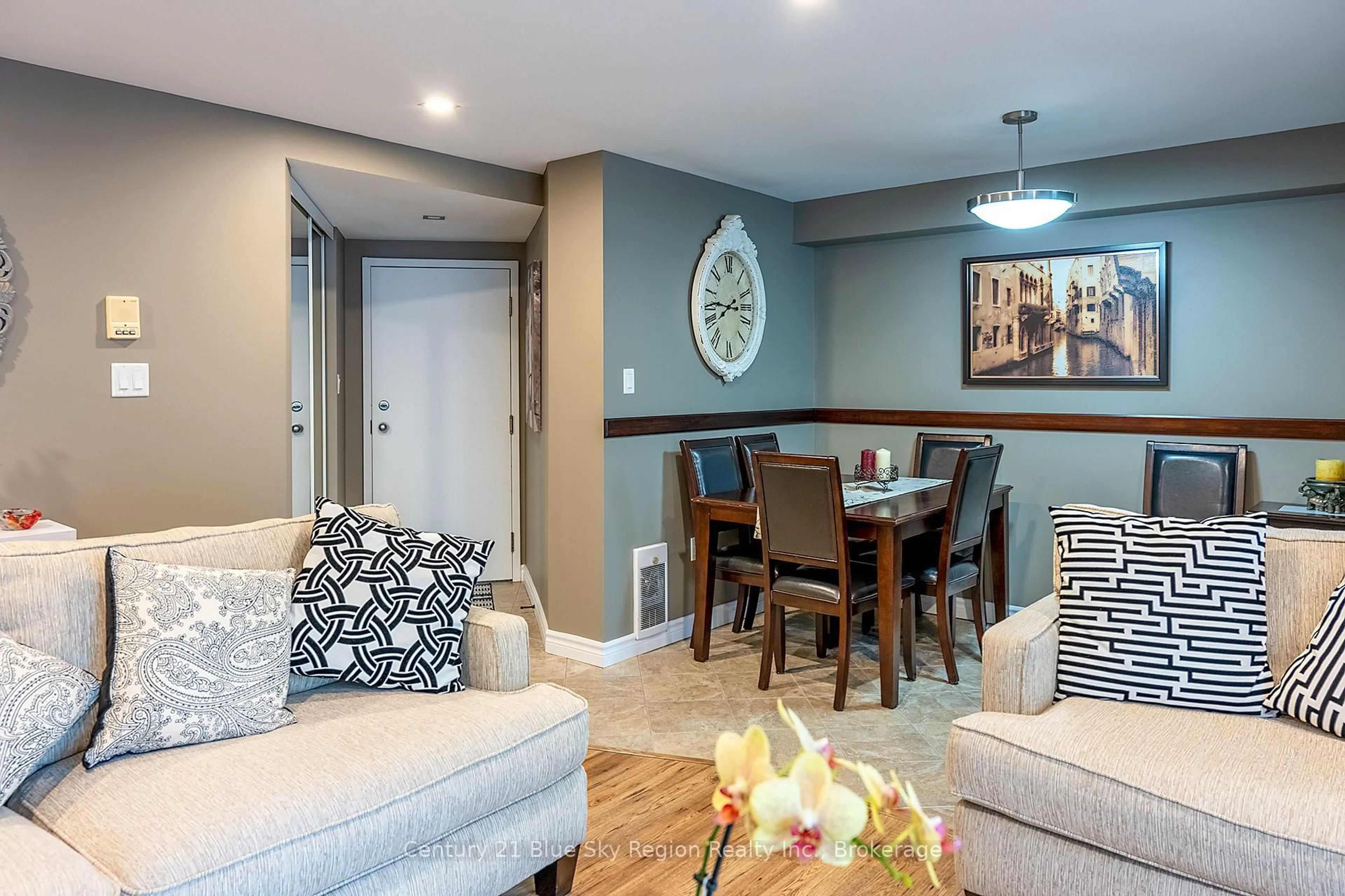 Living room with furniture, unknown for 2959 Trout Lake Rd #102, North Bay Ontario P1A 4C9