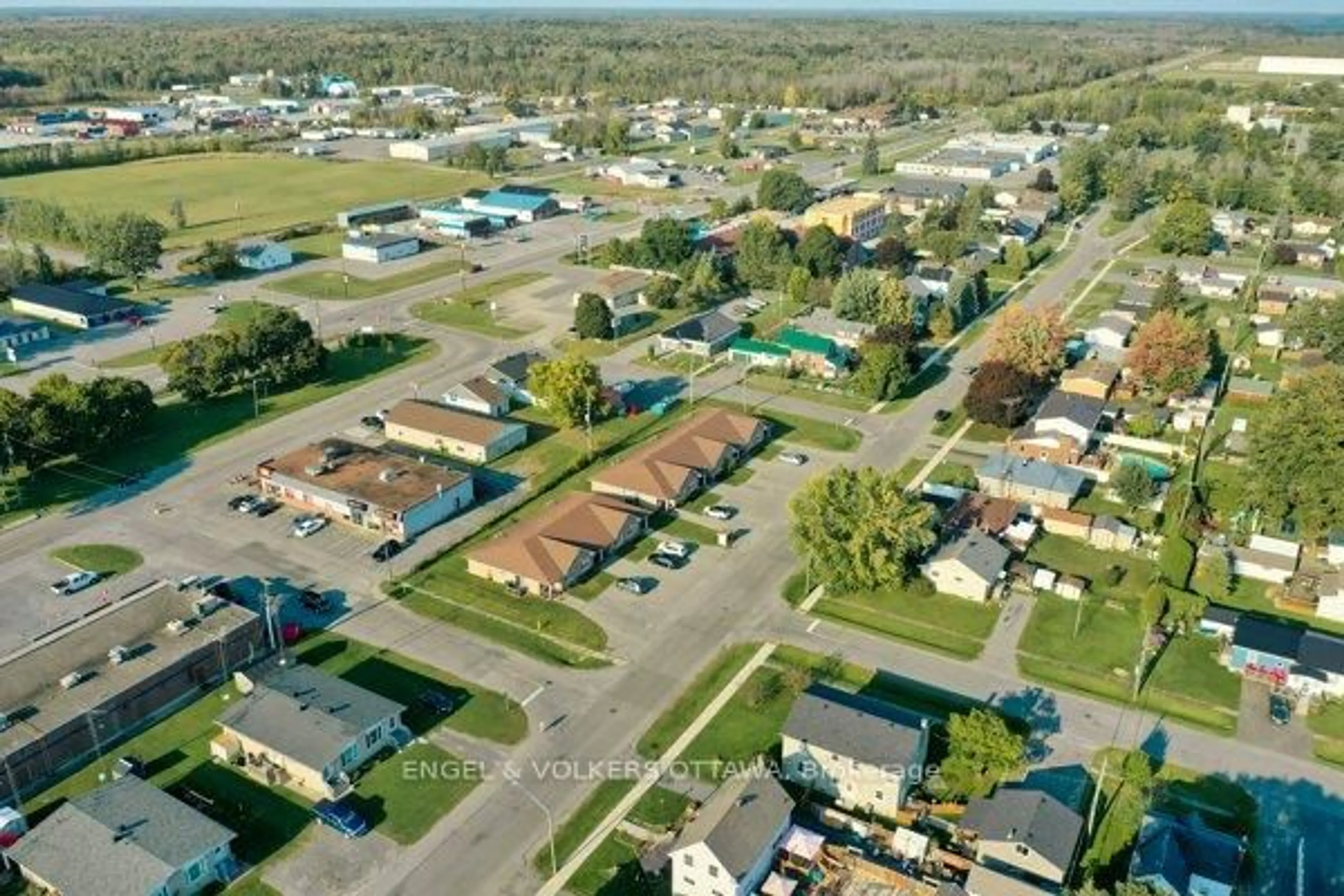 A pic from outside/outdoor area/front of a property/back of a property/a pic from drone, street for 46A Fifth St, South Dundas Ontario K0C 1X0