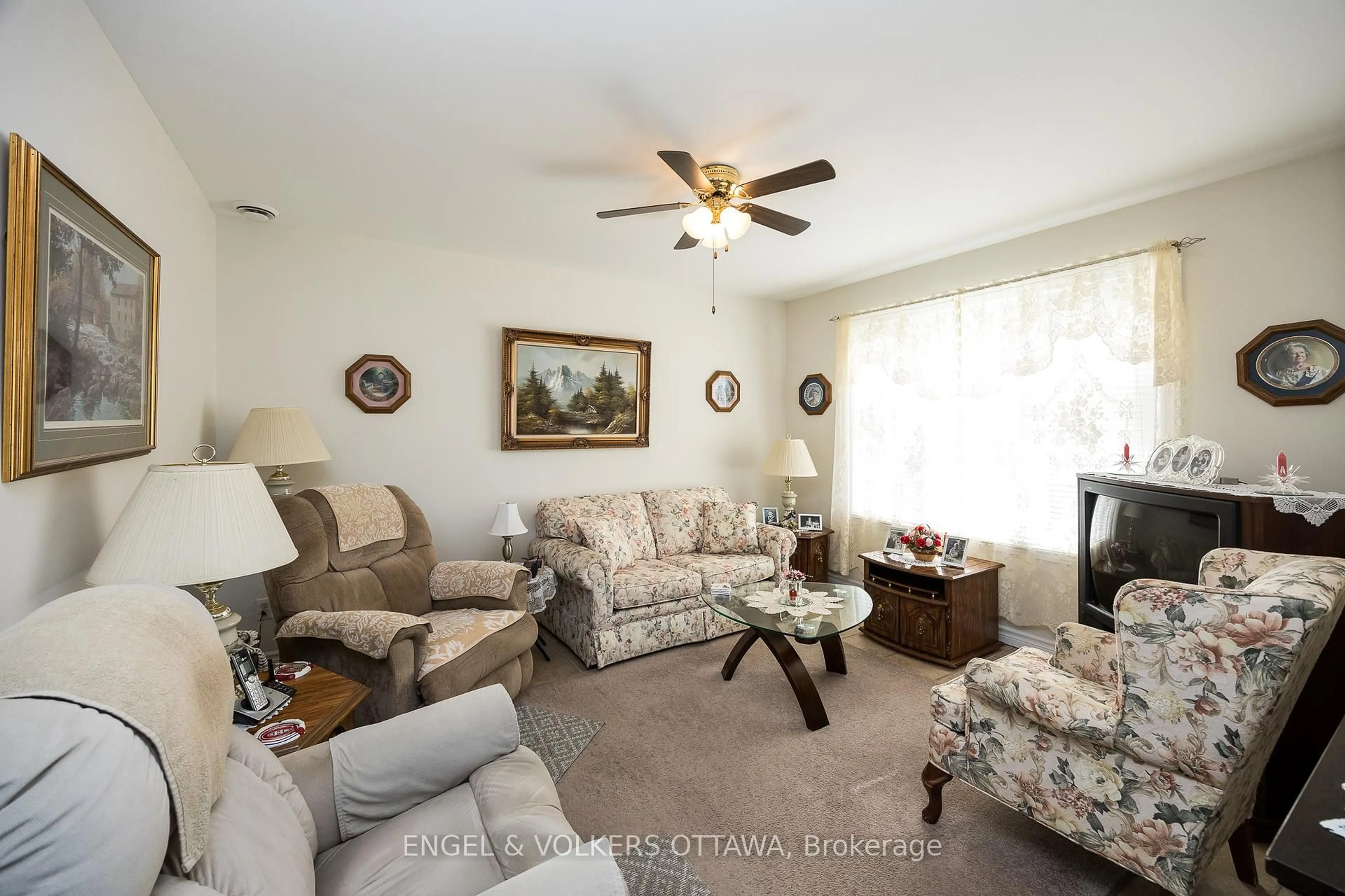 Living room with furniture, unknown for 46A Fifth St, South Dundas Ontario K0C 1X0