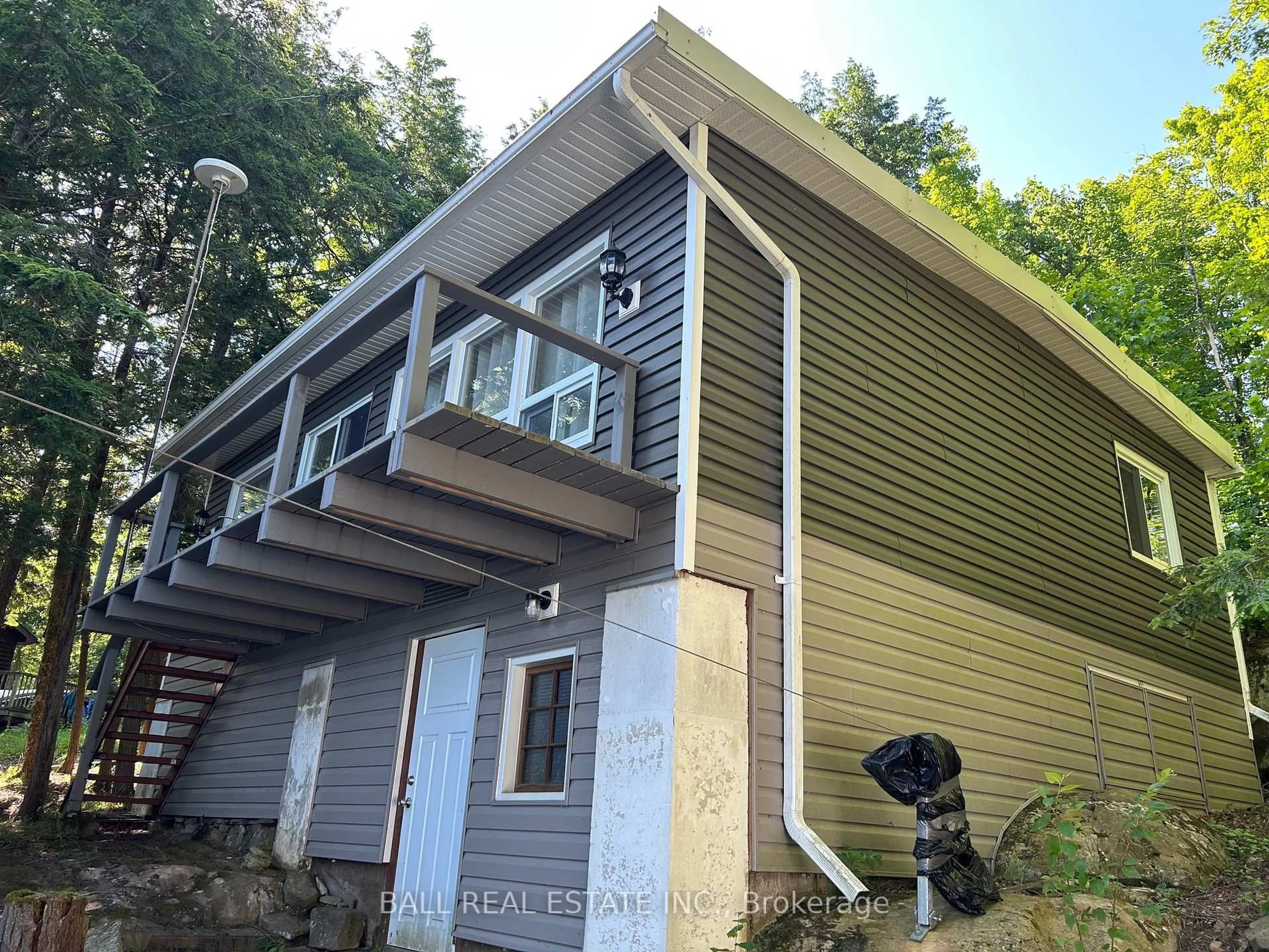 Home with vinyl exterior material, building for 97 Fire Route 63B, Havelock-Belmont-Methuen Ontario K0L 1Z0