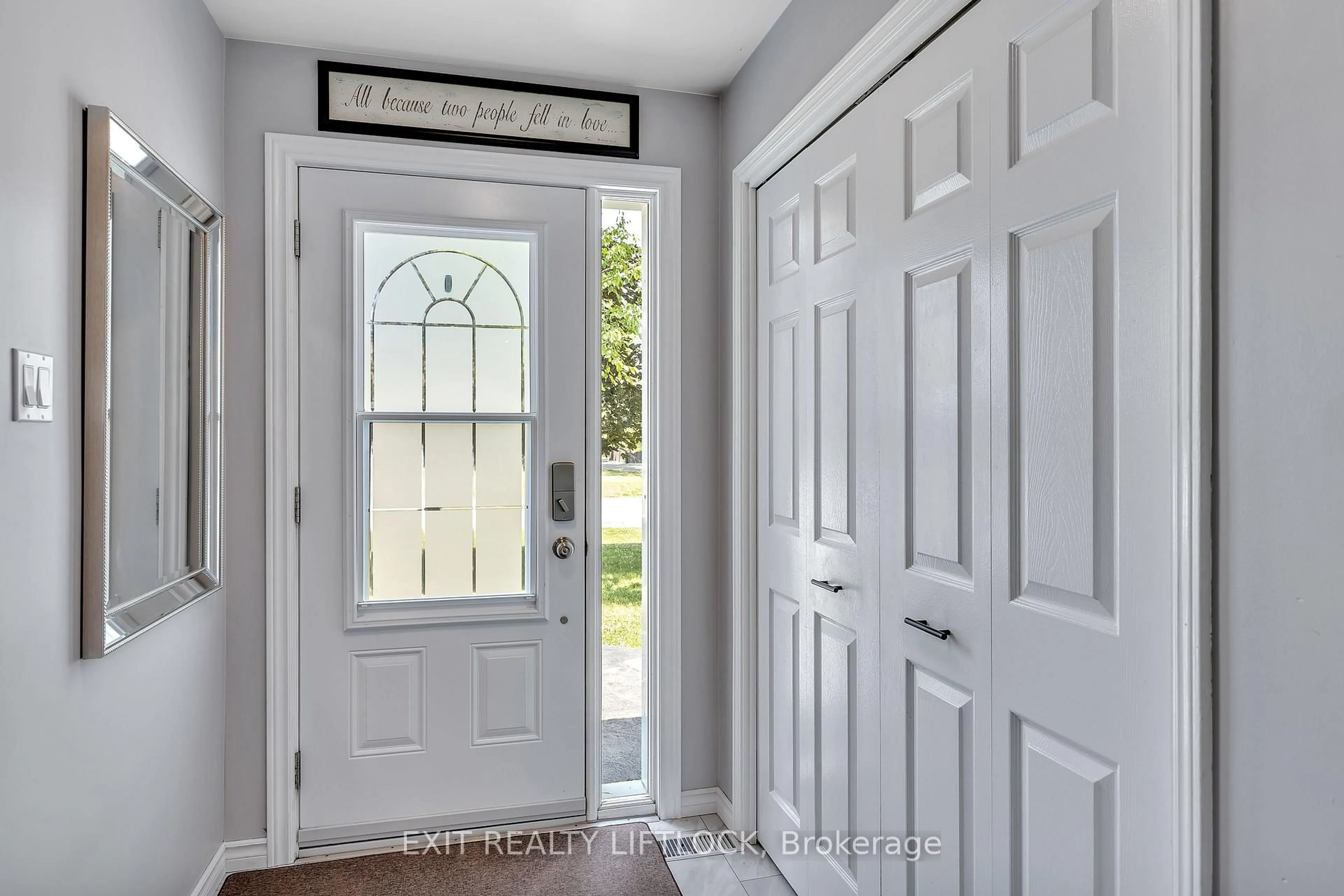 Indoor entryway for 35 Keene Dr, Otonabee-South Monaghan Ontario K0L 2G0