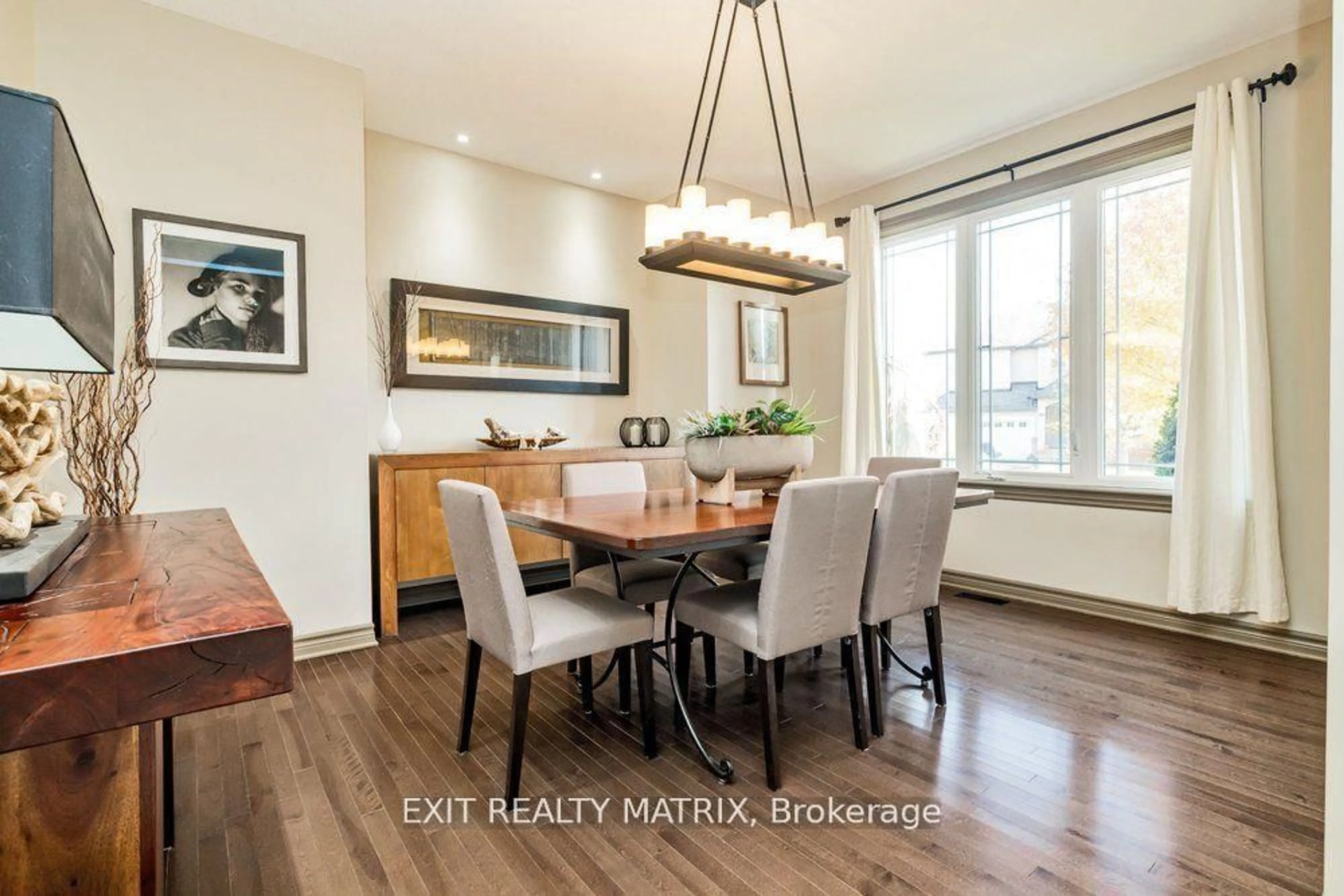 Dining room, wood/laminate floor for 89 Stonewater Bay, Carleton Place Ontario K7C 0B1