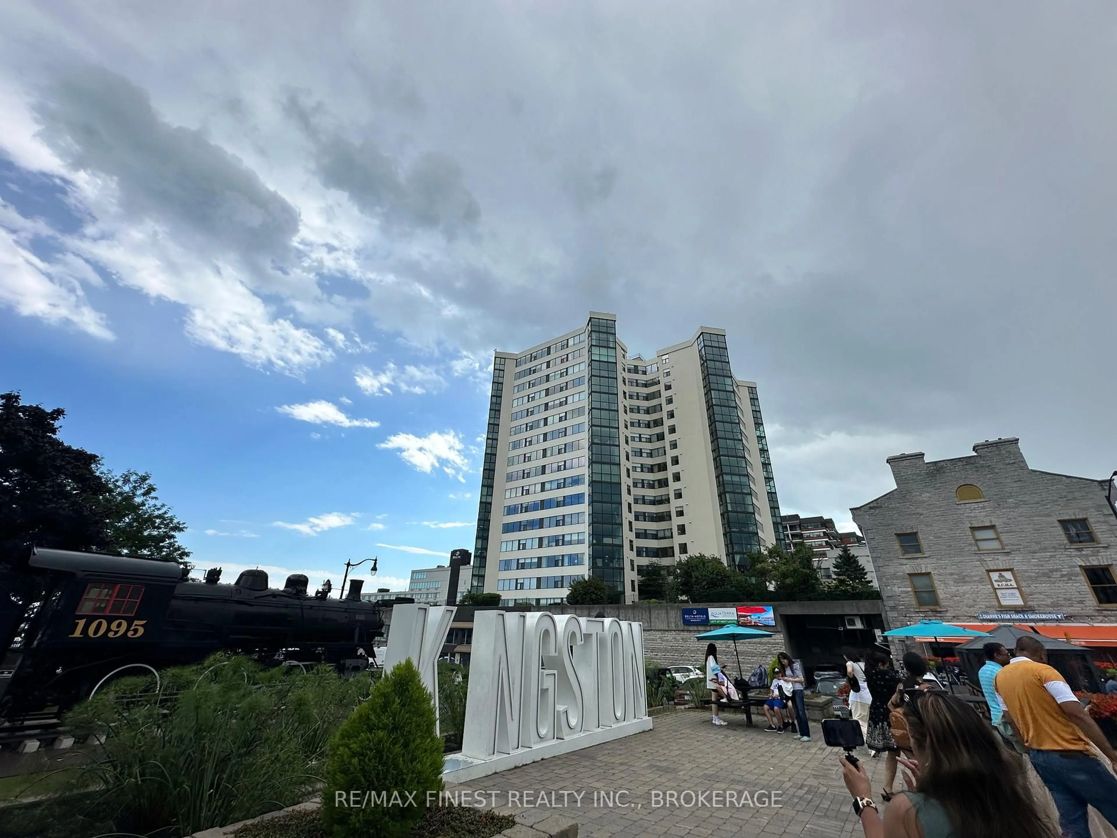 Blurry image for 185 Ontario St #1003, Kingston Ontario K7L 2Y7