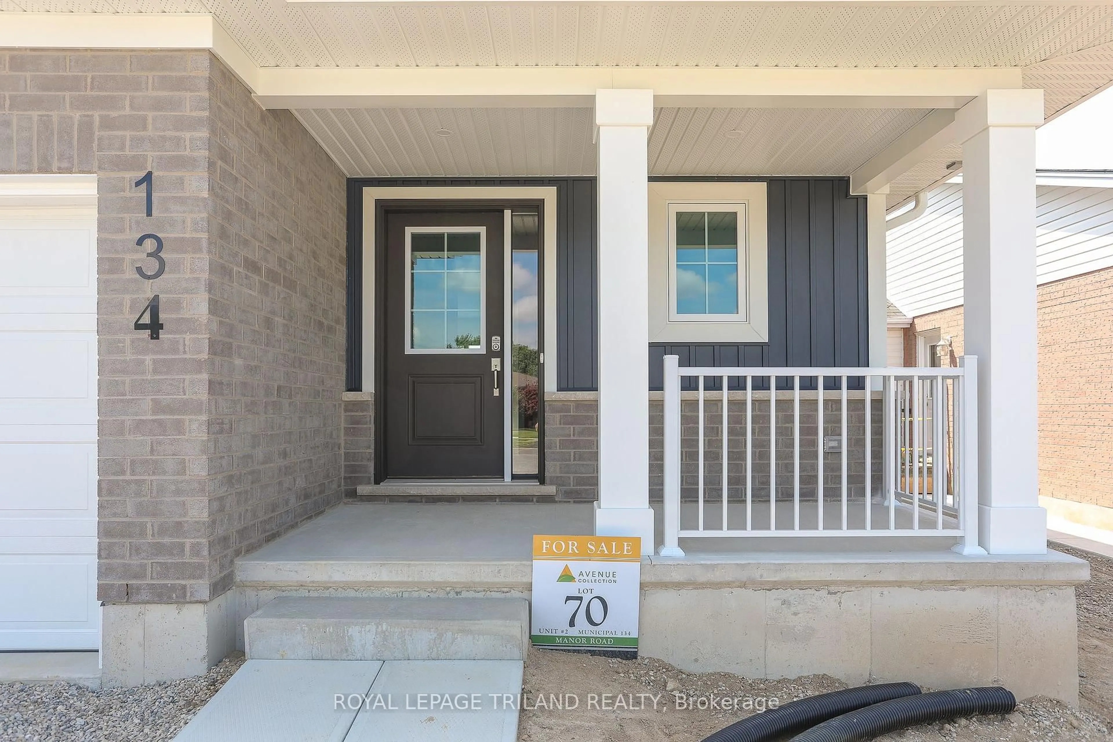 Indoor entryway for 134 Manor Rd, St. Thomas Ontario N5R 0R3