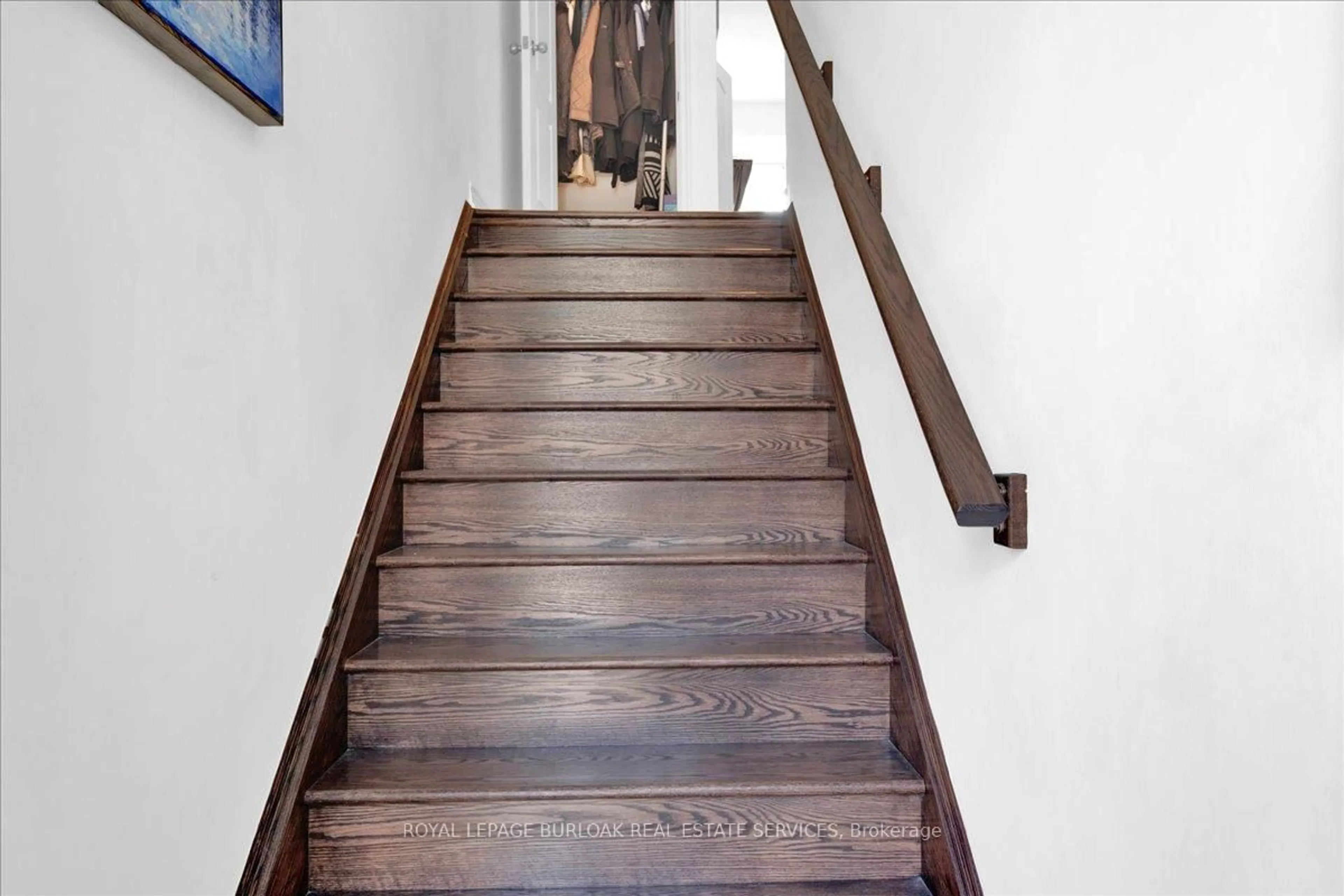 Stairs for 383 Dundas St #26, Hamilton Ontario L8B 1X6