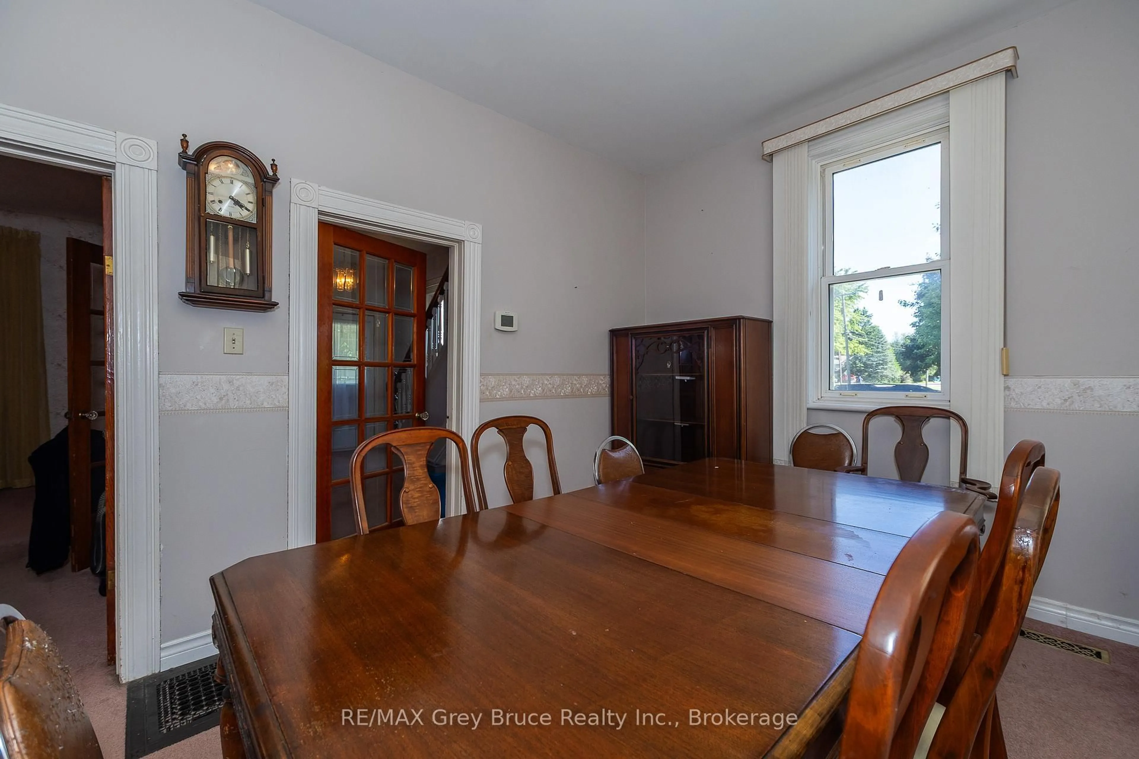 Dining room, wood/laminate floor for 367 2nd Ave SE Ave, Georgian Bluffs Ontario N4K 5T2