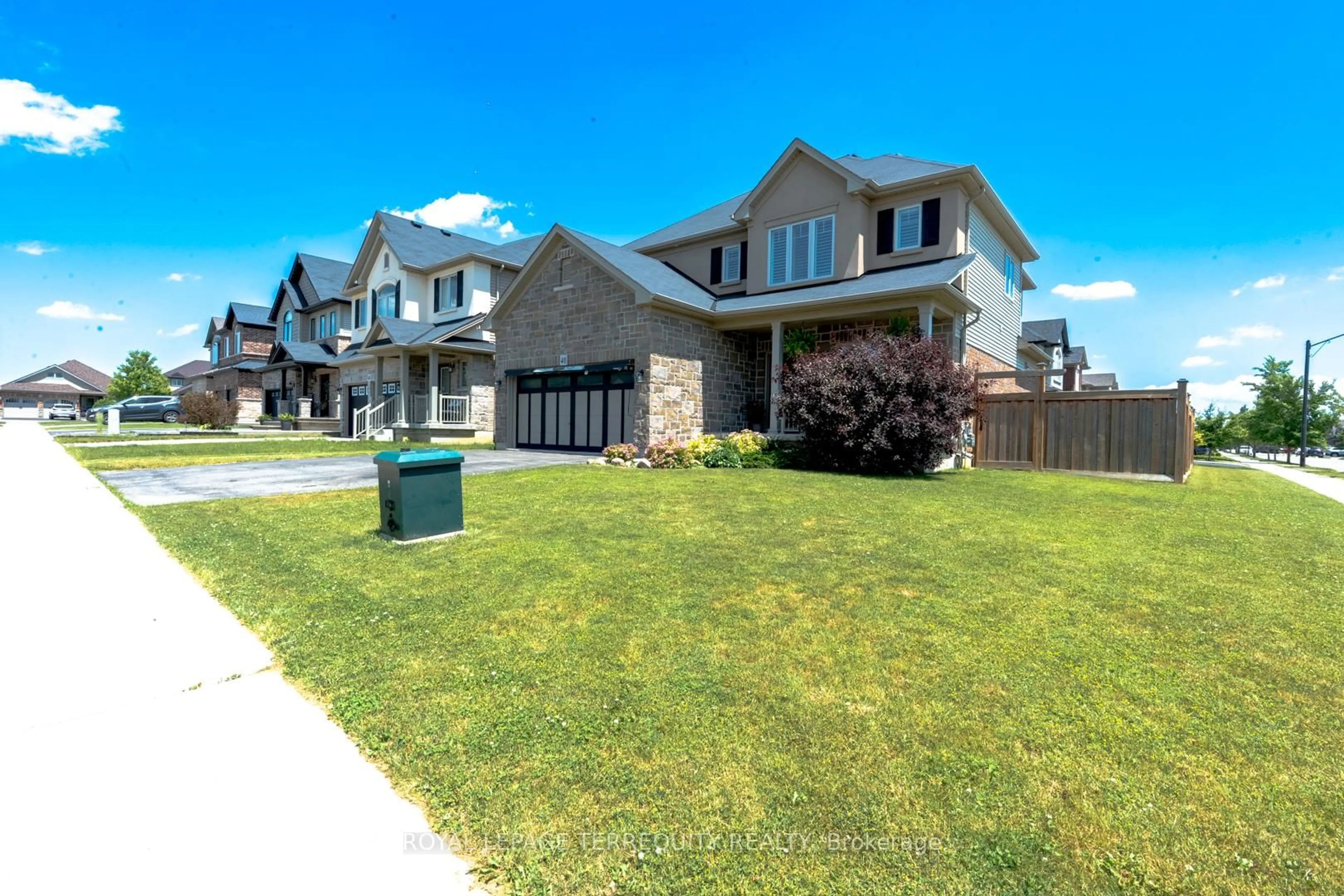 Unknown for 40 Blue Ribbon Way, Hamilton Ontario L0R 1C0